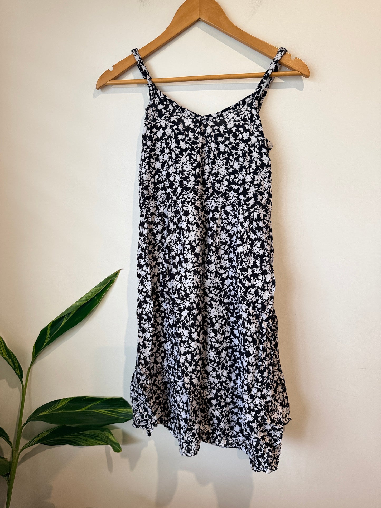 Floral Ditsy Print Dress Size U/Arm to U/Arm 38cm
