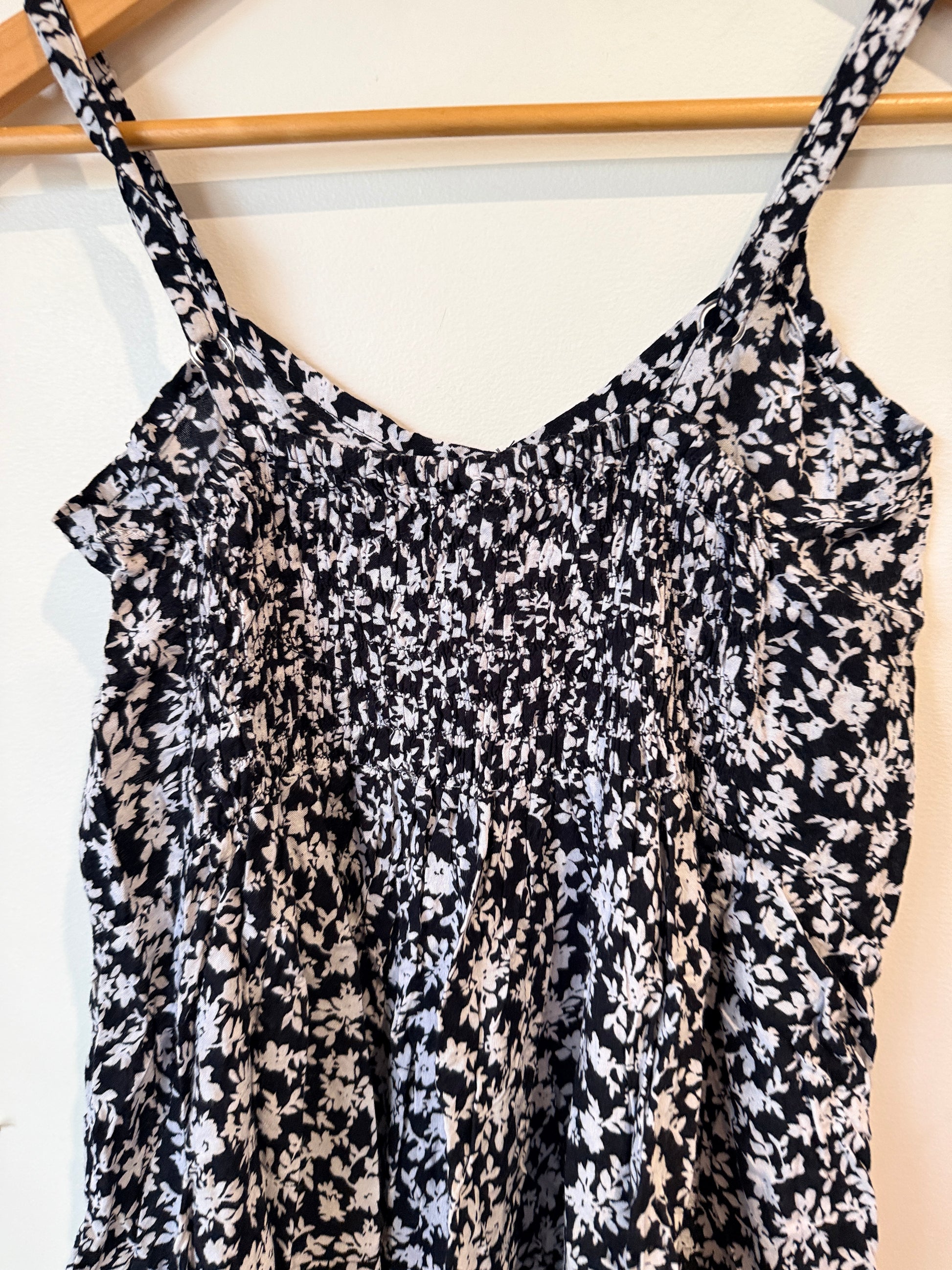 Floral Ditsy Print Dress Size U/Arm to U/Arm 38cm