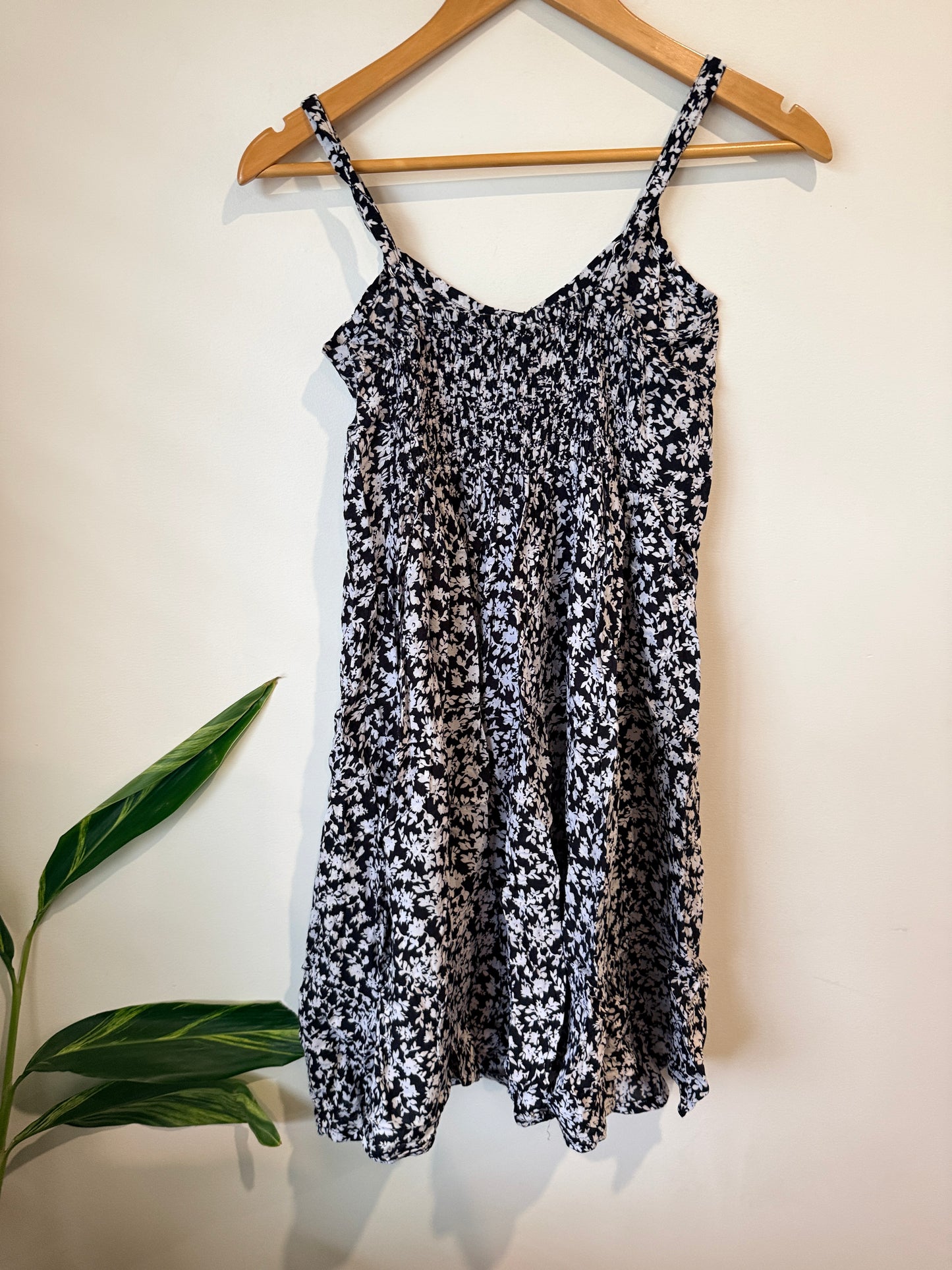 Floral Ditsy Print Dress Size U/Arm to U/Arm 38cm