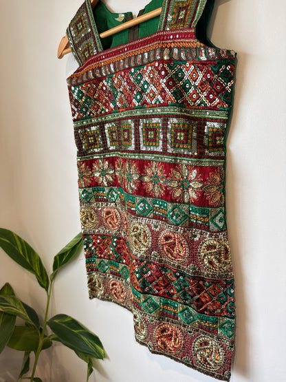 Brand Unknown Embroidered Sleeveless Top Size U/Arm to U/Arm 41cm