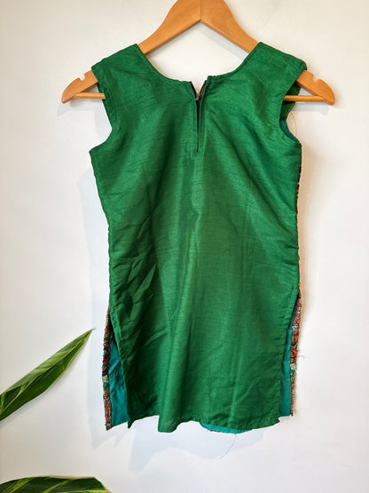 Brand Unknown Embroidered Sleeveless Top Size U/Arm to U/Arm 41cm