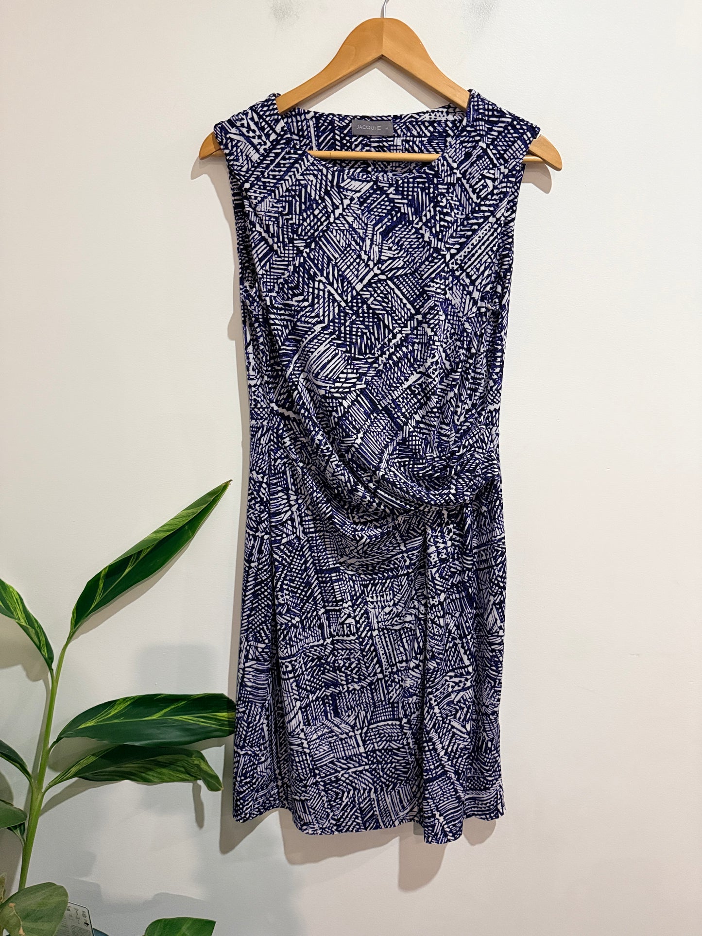 Jacqui.e Knee-length Wrap Dress Size M