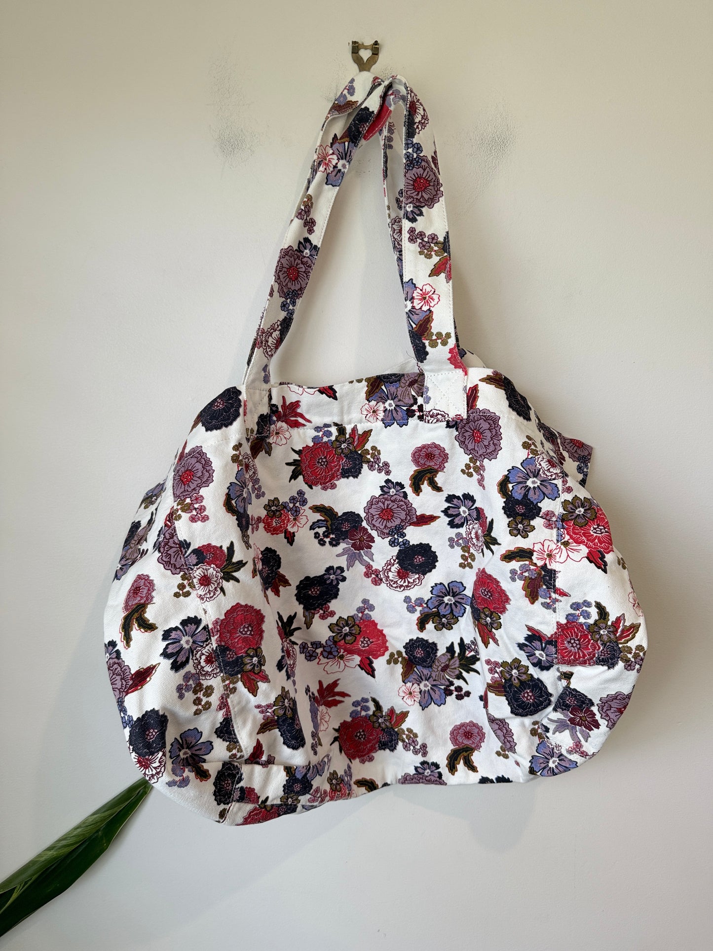 Roxy Floral Canvas Tote Bag – White Multi