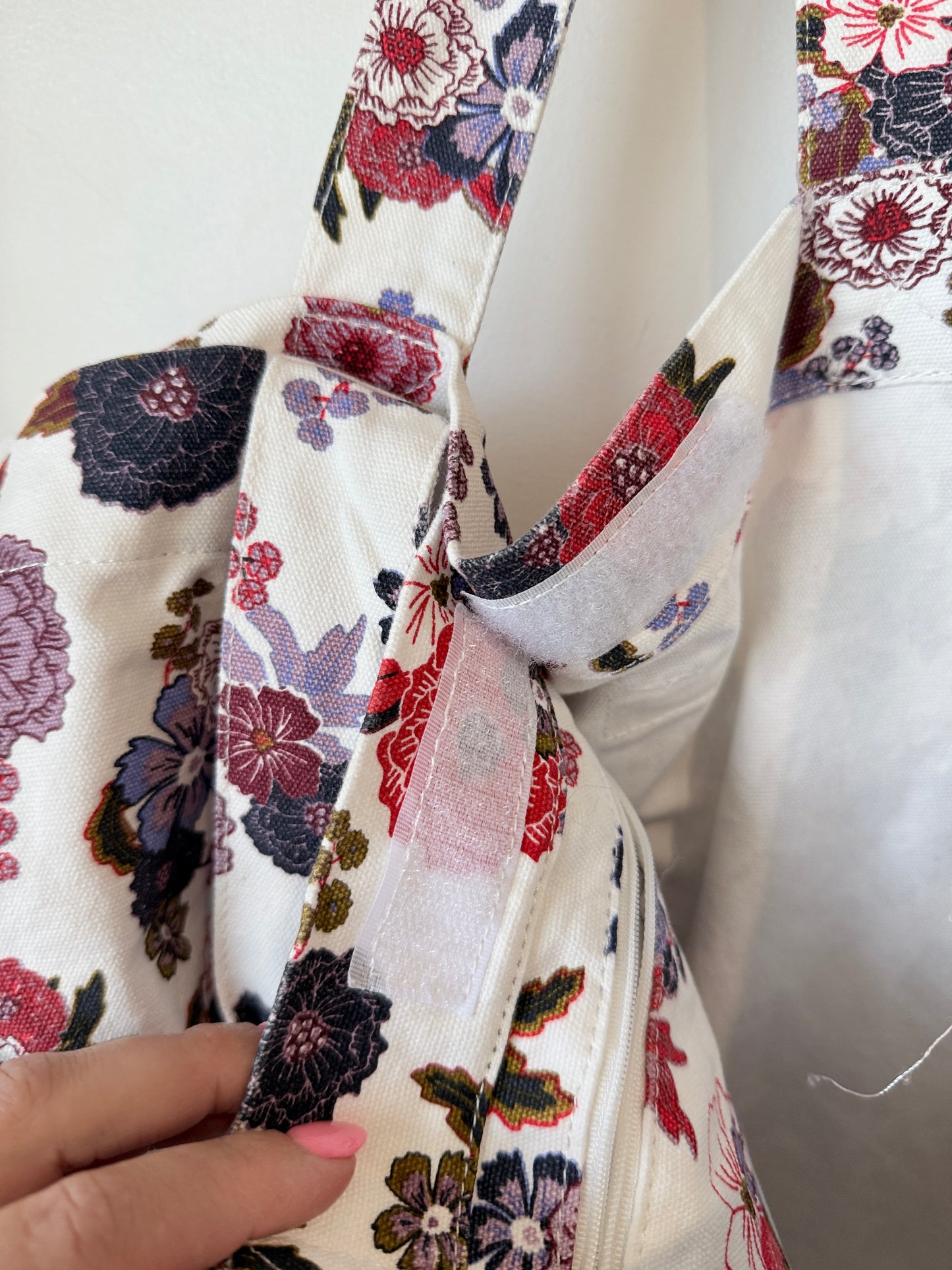Roxy Floral Canvas Tote Bag – White Multi