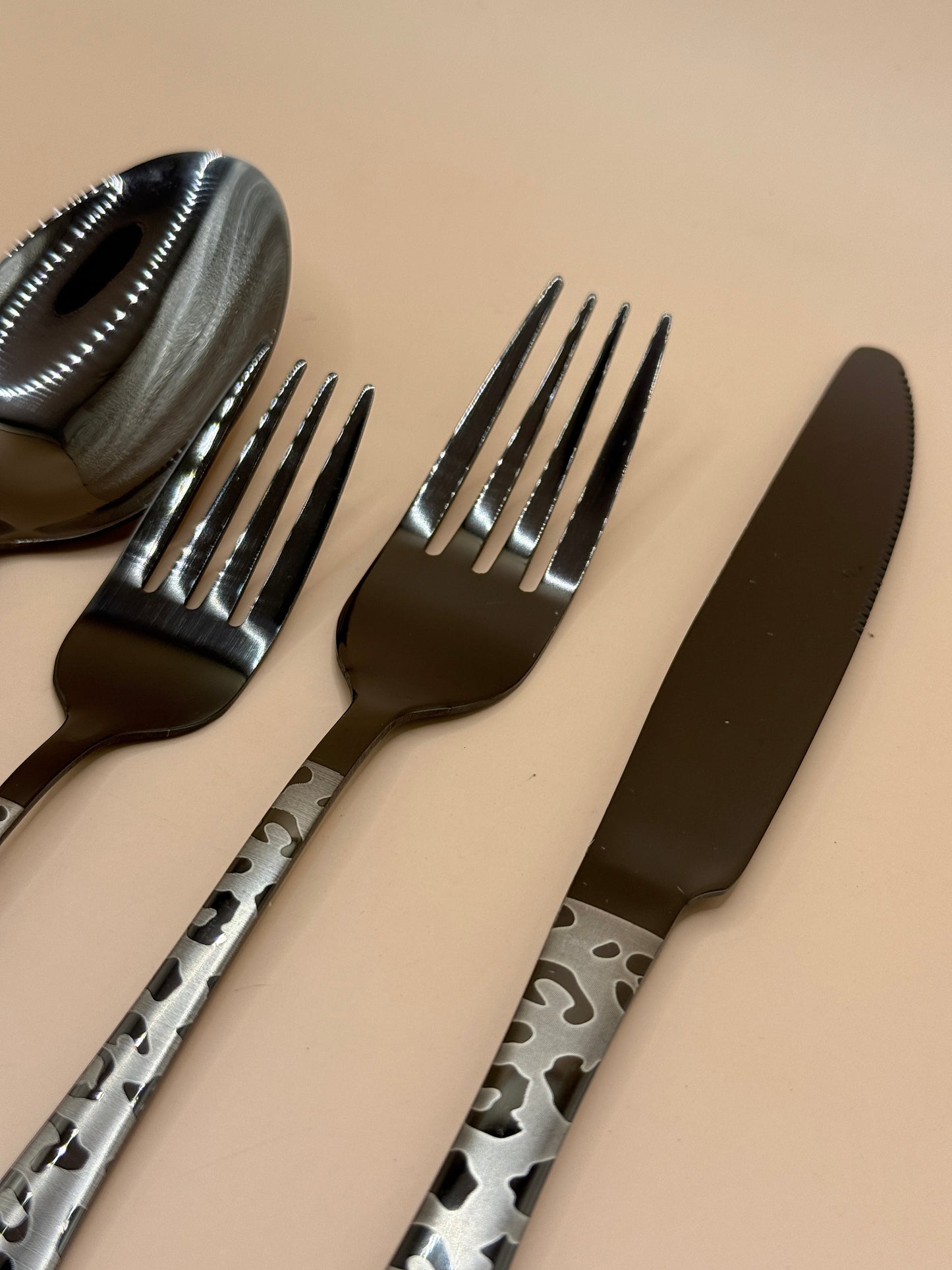 5-Piece 6-Place Setting Stainless Steel Leopard Print Cutlery Set