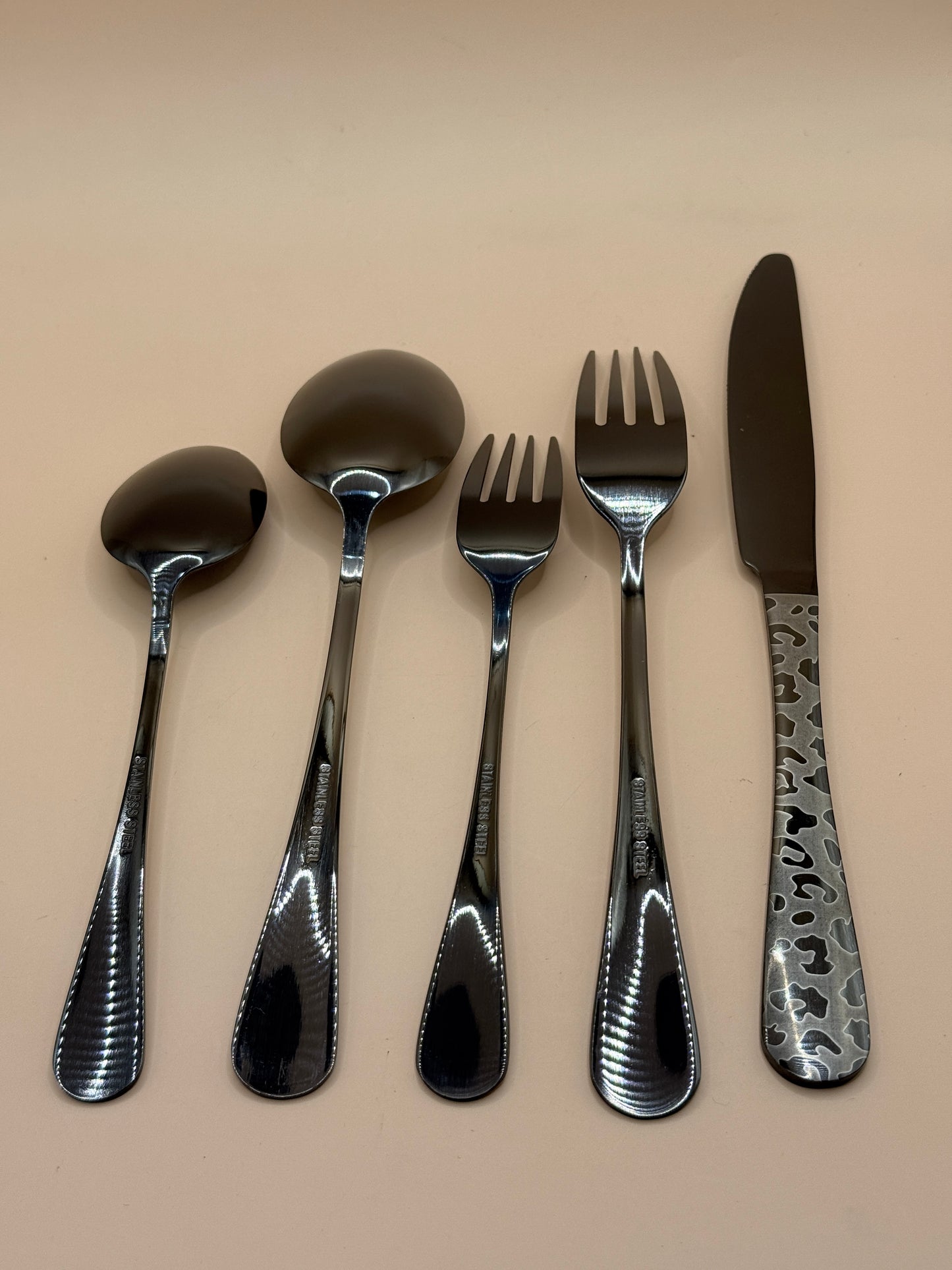 5-Piece 6-Place Setting Stainless Steel Leopard Print Cutlery Set