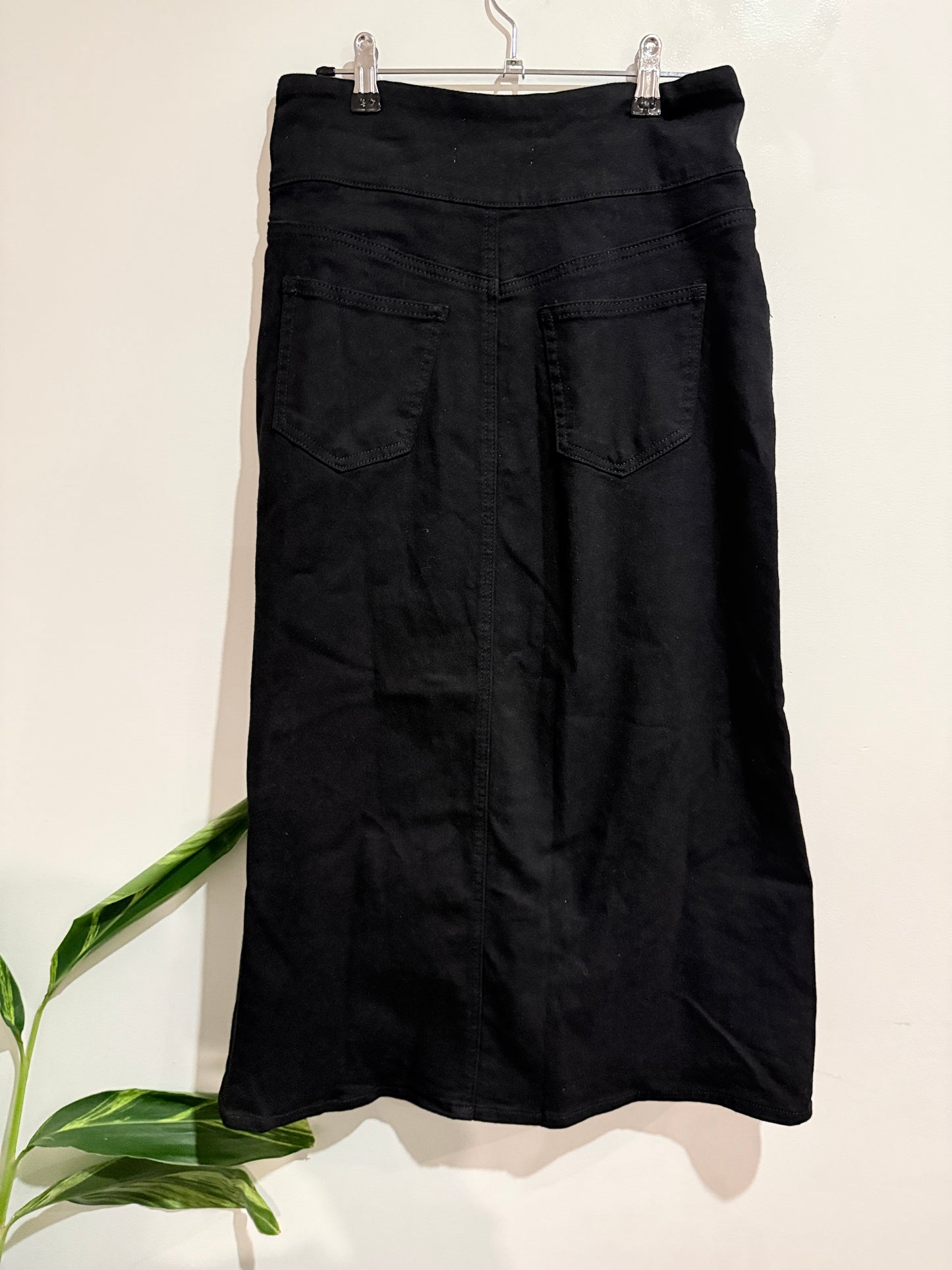 Vine Apparel U Flared Skirt Size 12