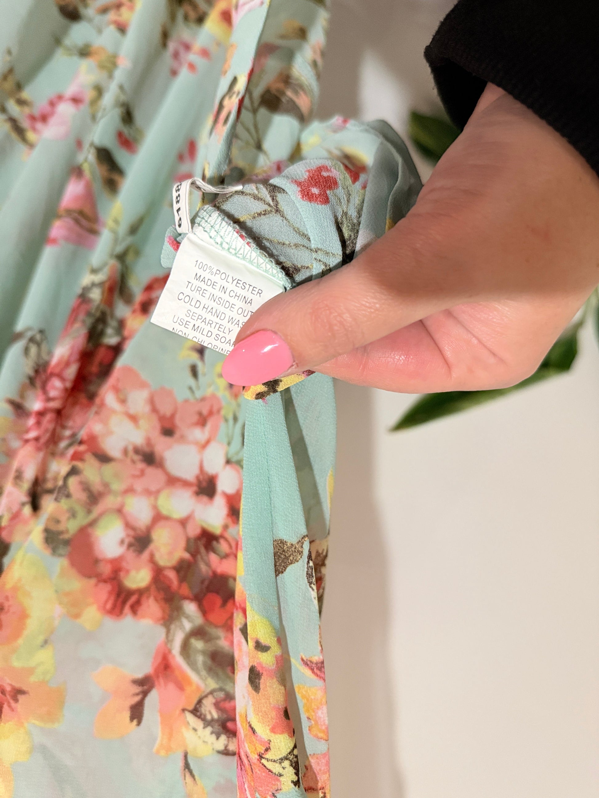 Paper Scissors Light Floral Top Size 10