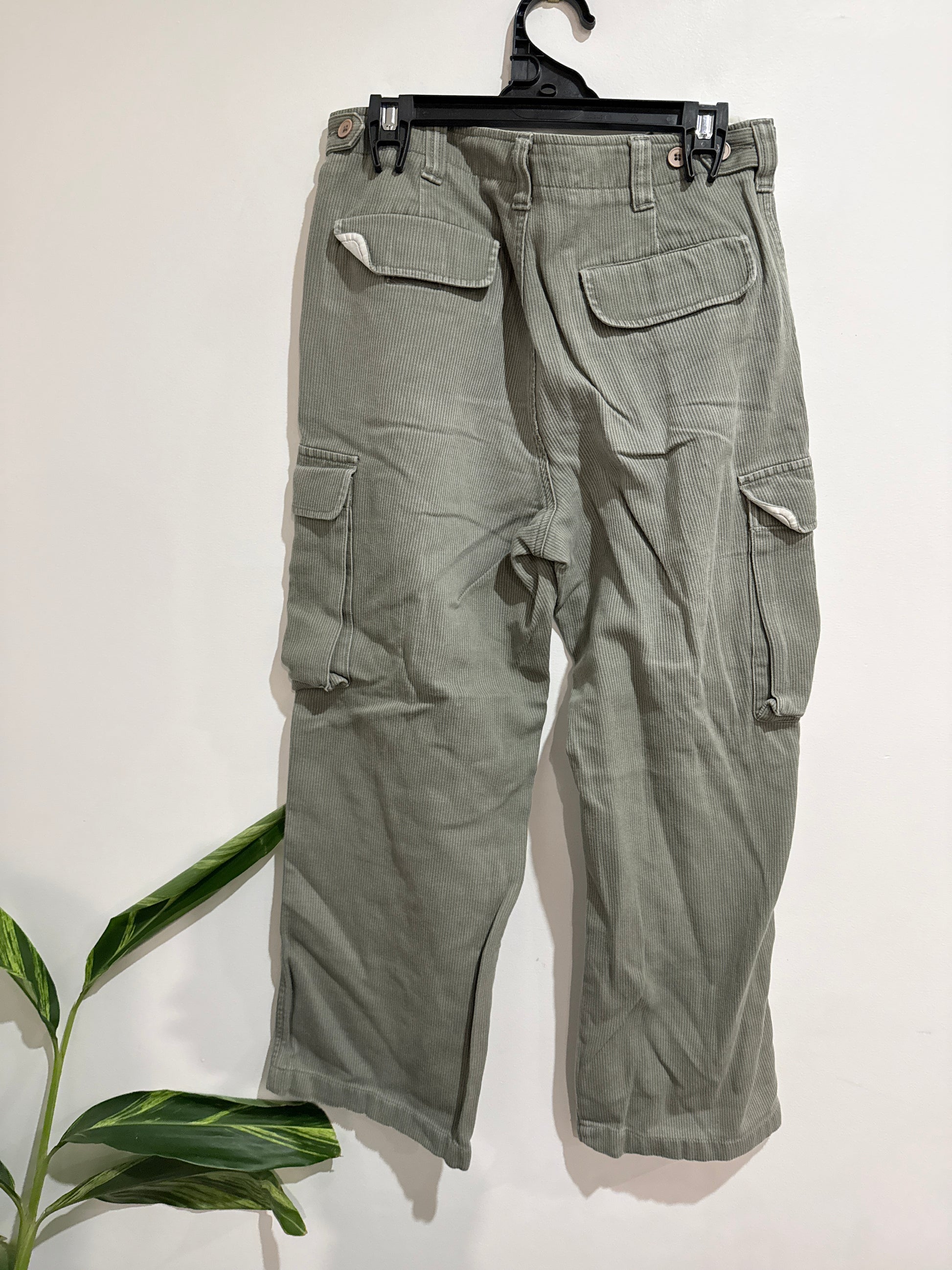 Giordano Corduroy Cargo Pants Size W-31 | L-33 | Waist 86cm