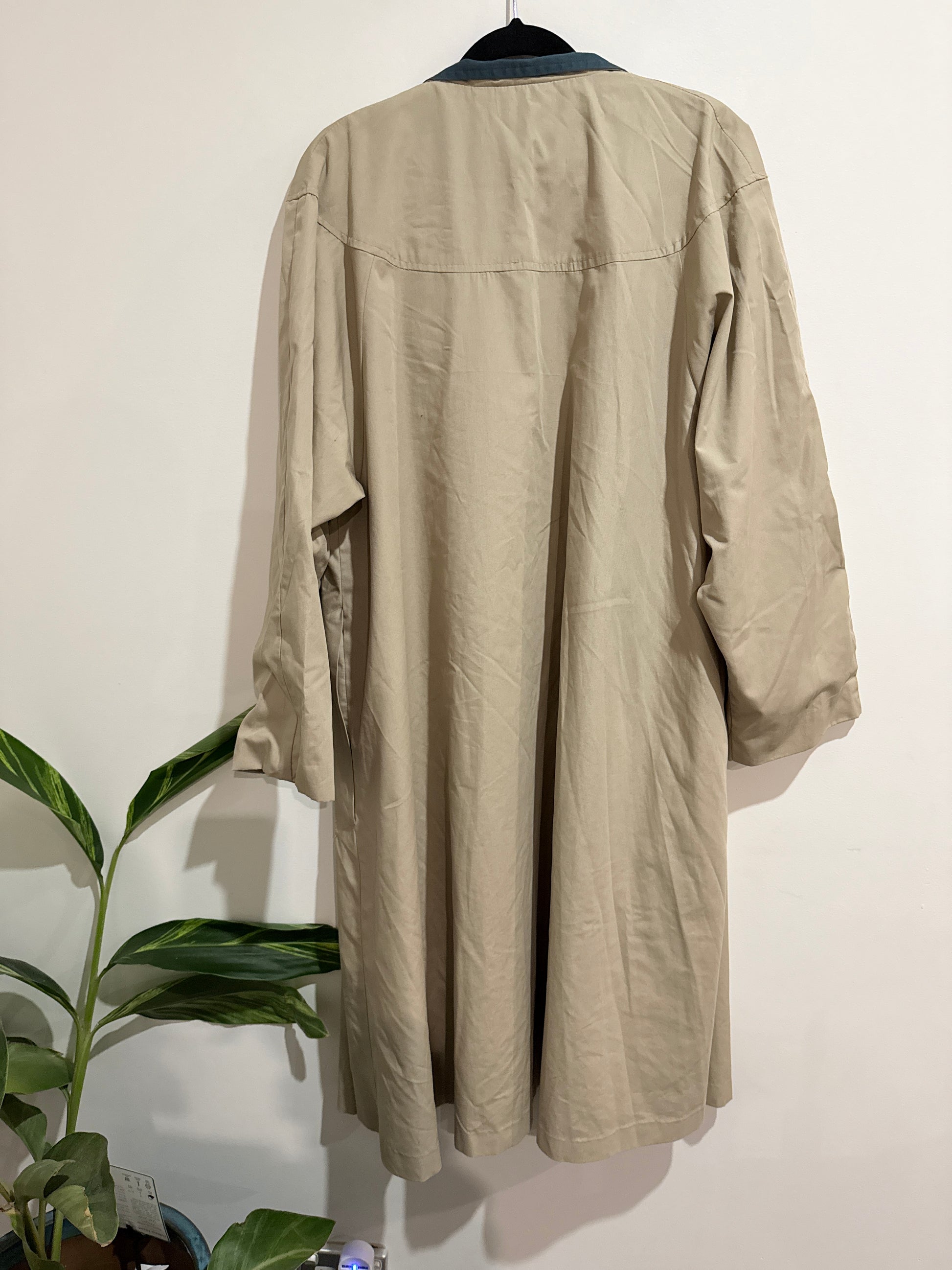 Directer Fashions Trench Coat Size 16