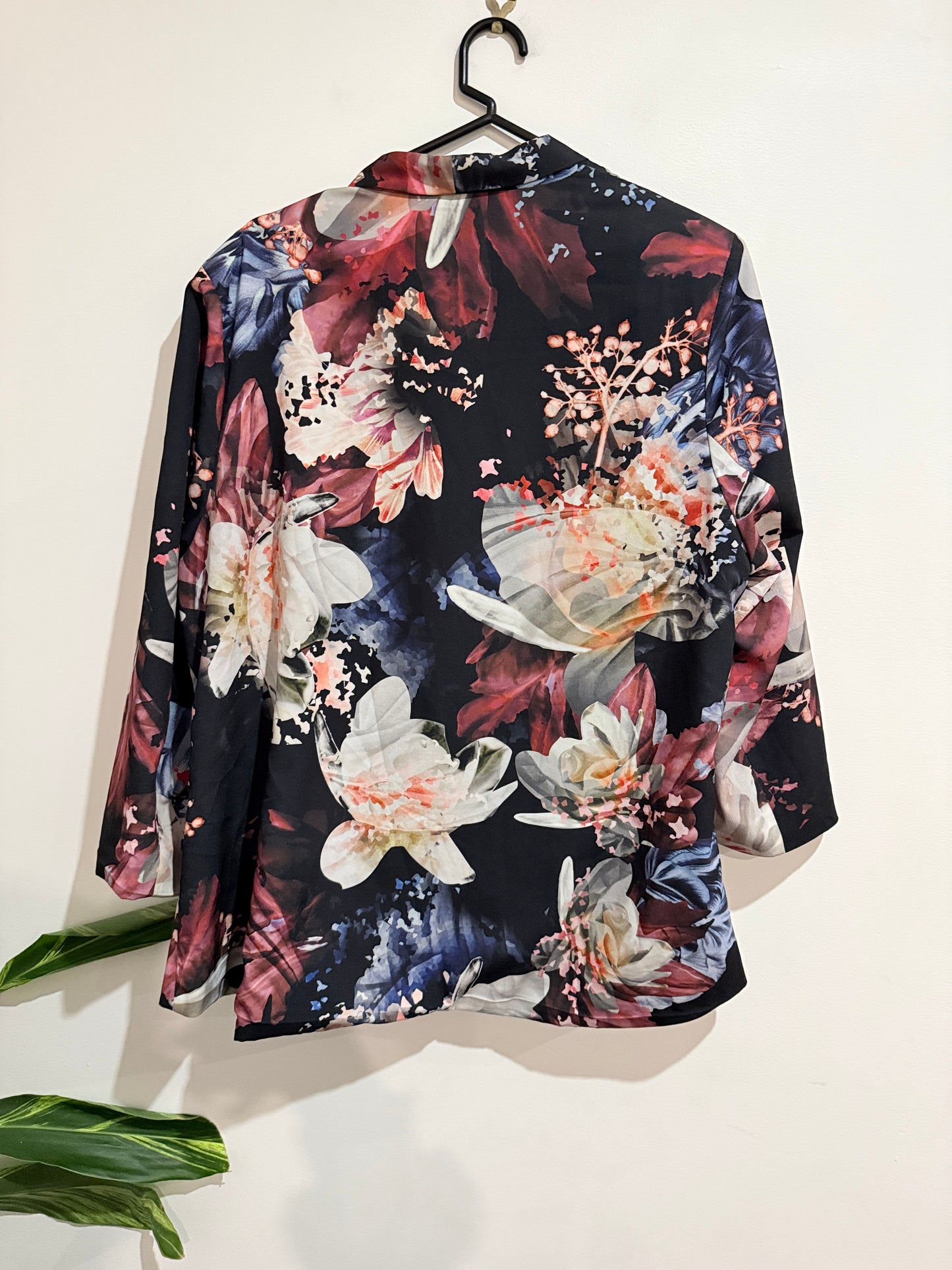 Whistle Floral Blazer Size 18