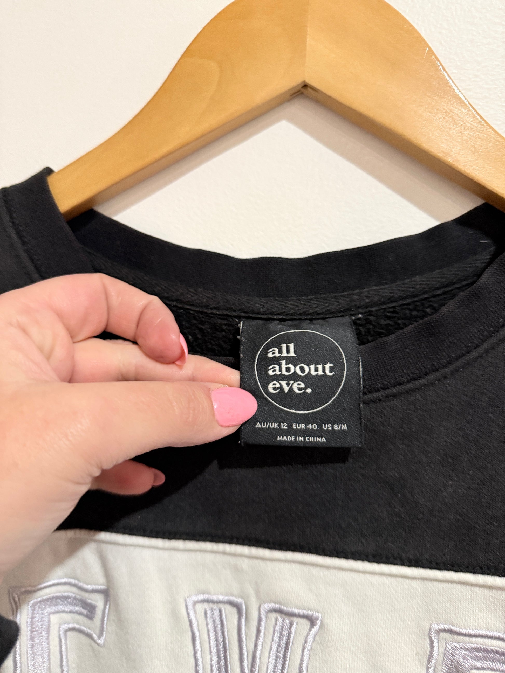 All About Eve Fleece Crewneck Sweatshirt Size 40