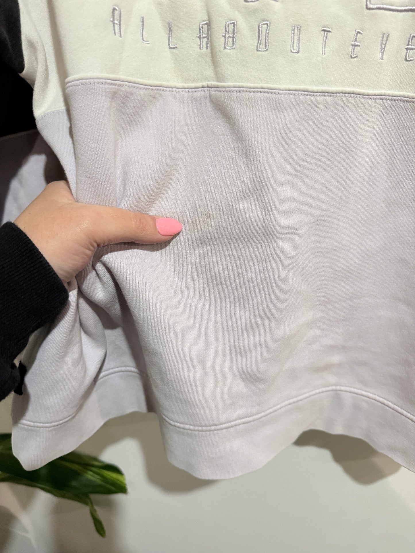 All About Eve Fleece Crewneck Sweatshirt Size 40