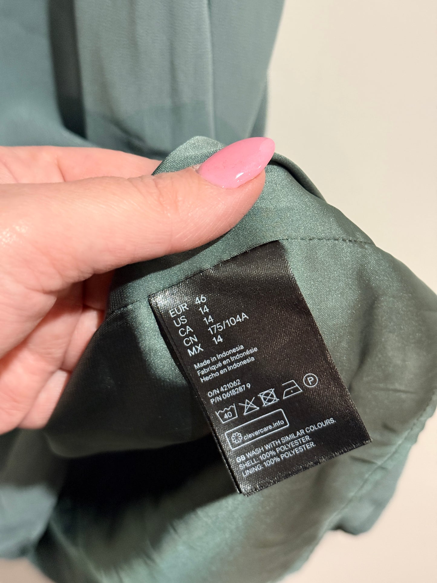 H & M Flutter-sleeve Drawstring Dress Size 16
