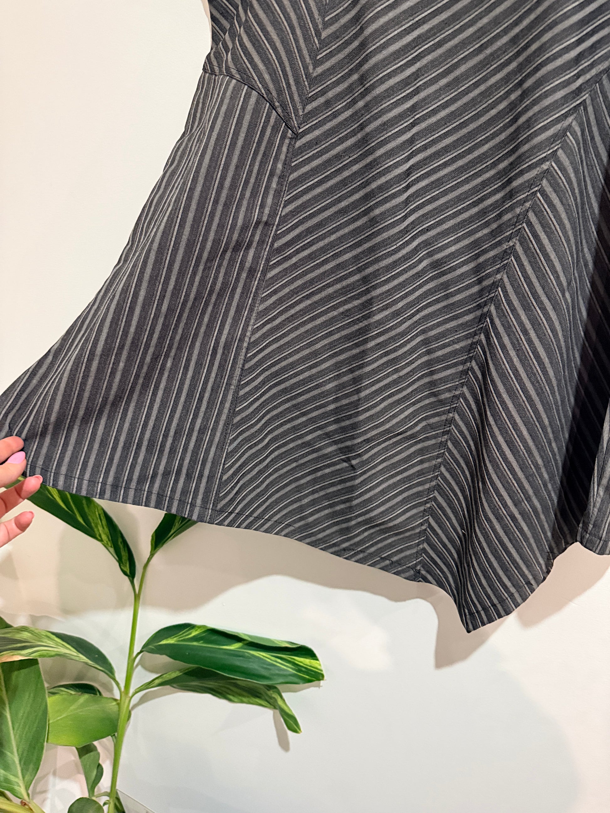 Meme (NZ Made) Asymmetrical Pinstripe Skirt Size 14 | Waist 90cm