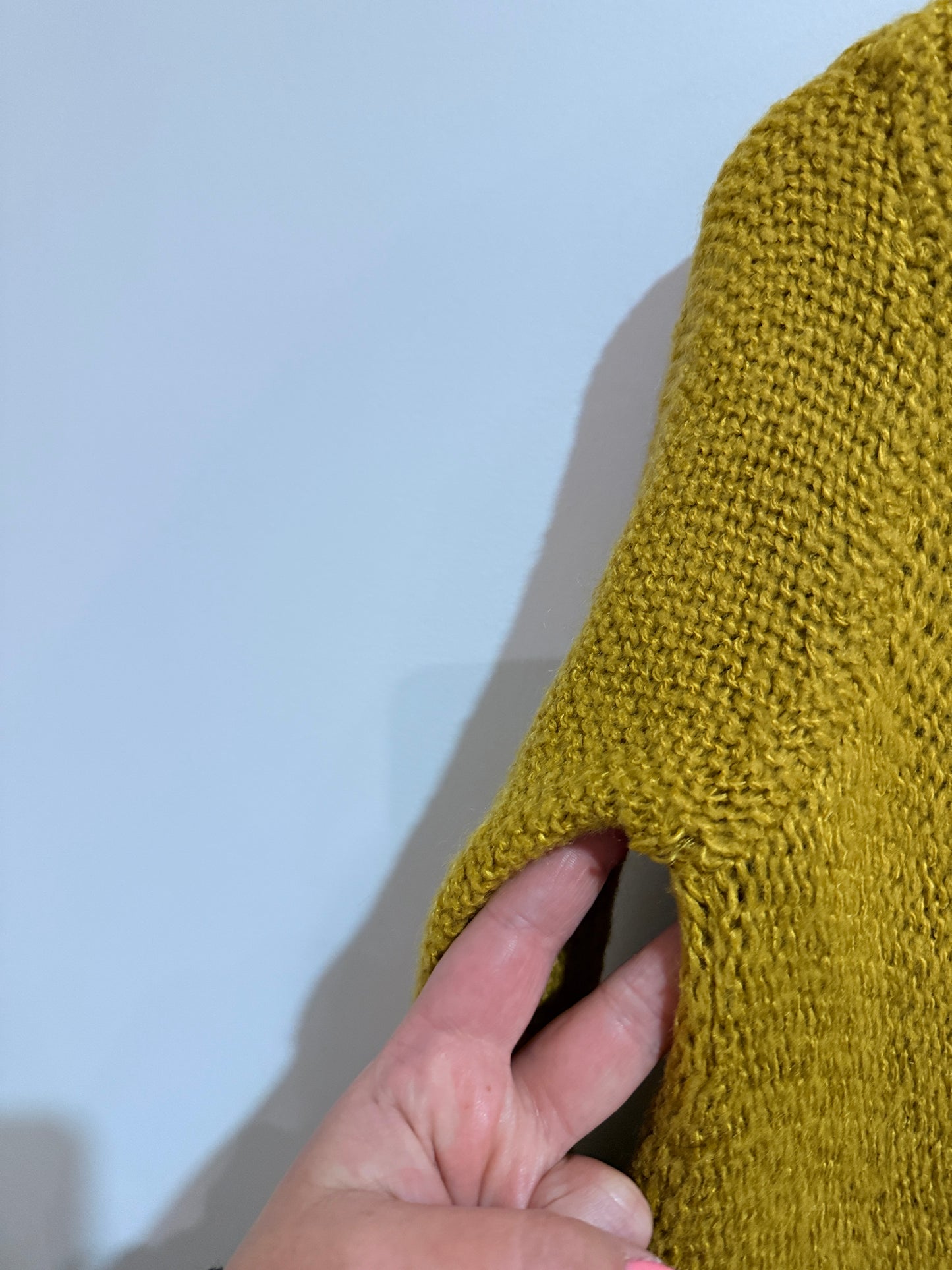 Brand Unknown Ruffle Trim Knit Cardigan Size U/Arm to U/Arm 42cm