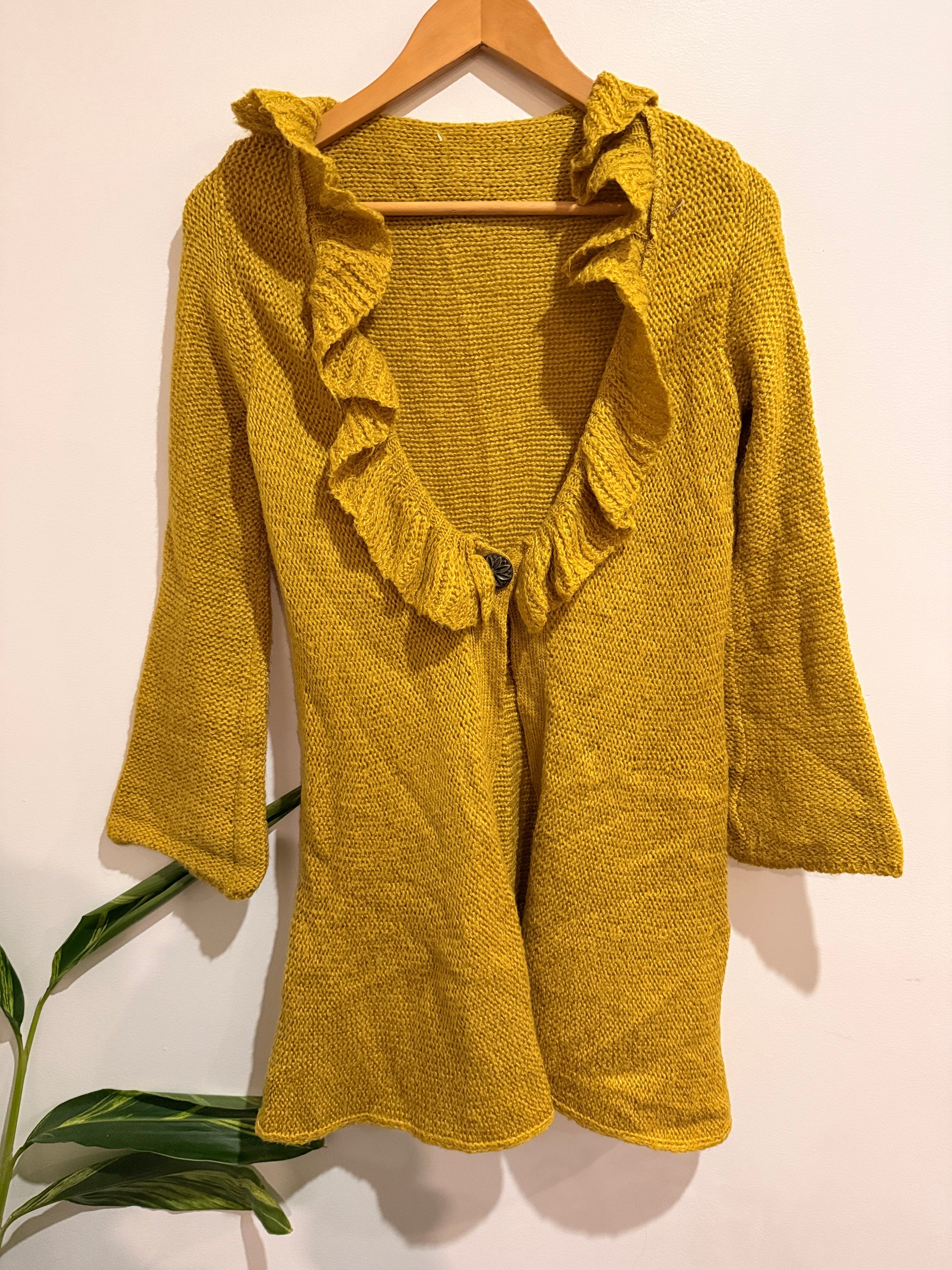 Brand Unknown Ruffle Trim Knit Cardigan Size U/Arm to U/Arm 42cm