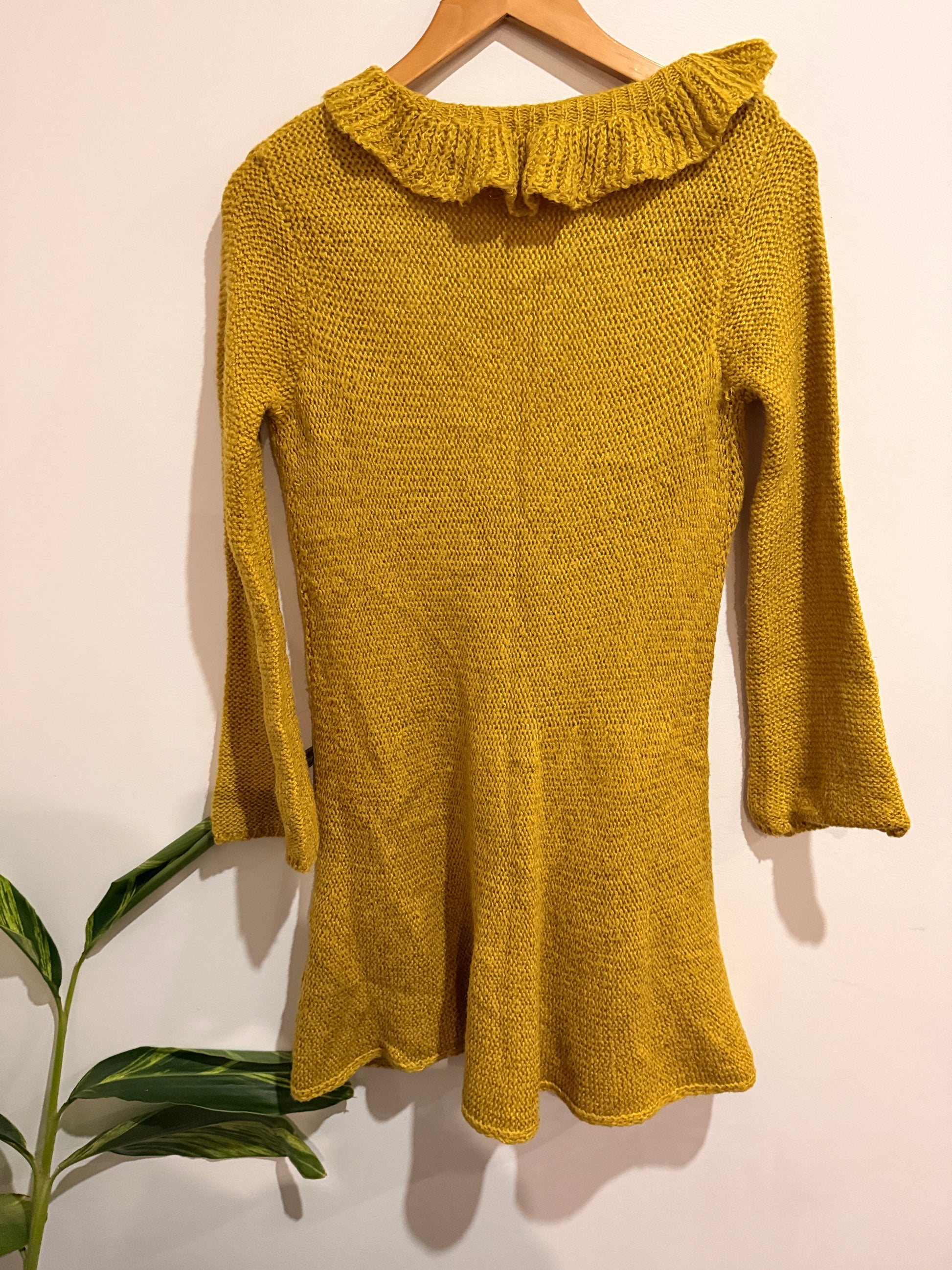 Brand Unknown Ruffle Trim Knit Cardigan Size U/Arm to U/Arm 42cm