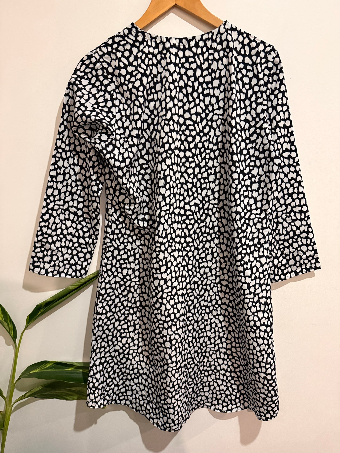 Brand Unknown Long Sleeve Tunic Dress Size U/Arm to U/Arm 55cm