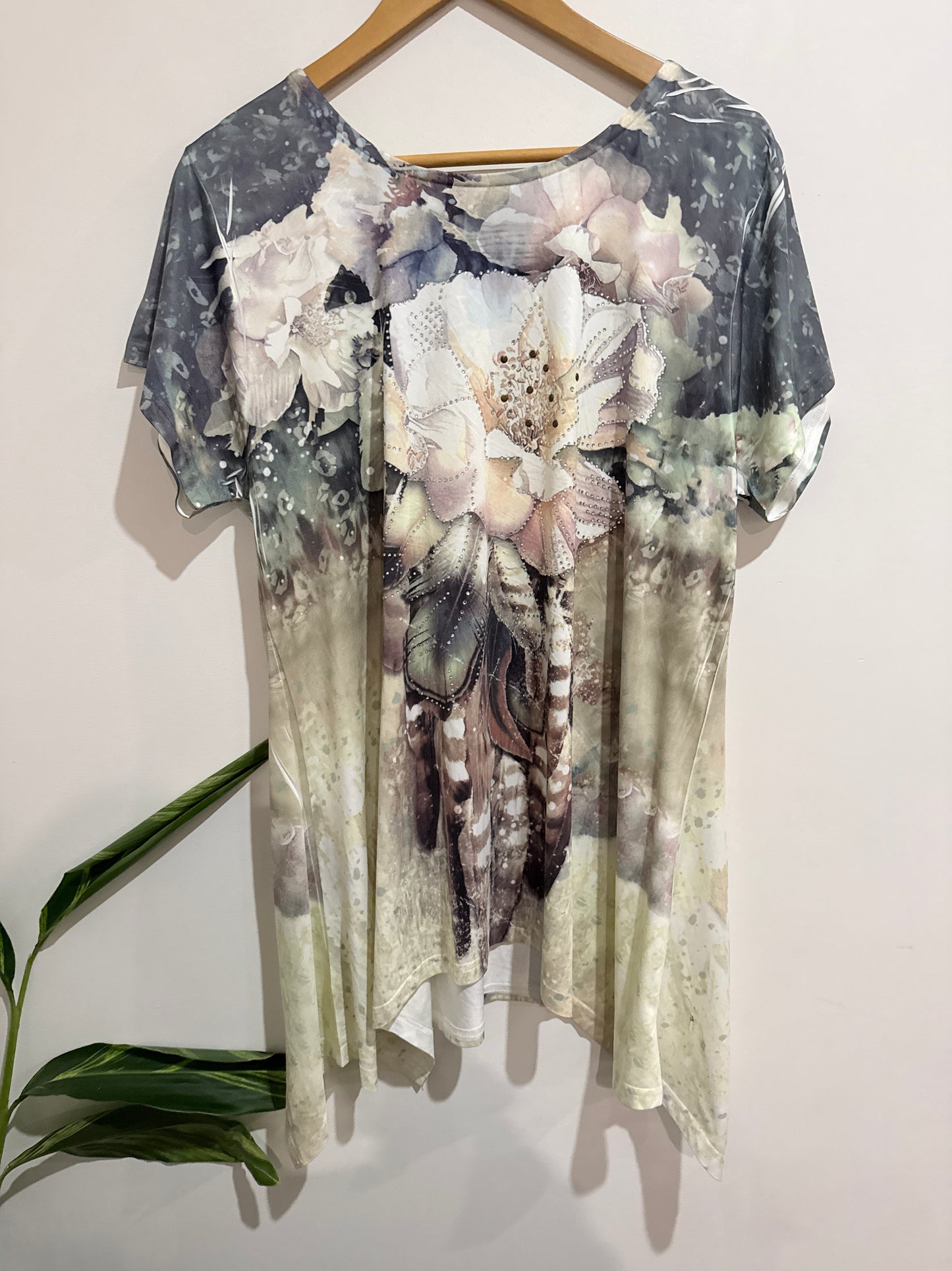 Brand Unknown Floral Print Tunic Top Size U/Arm to U/Arm 56cm