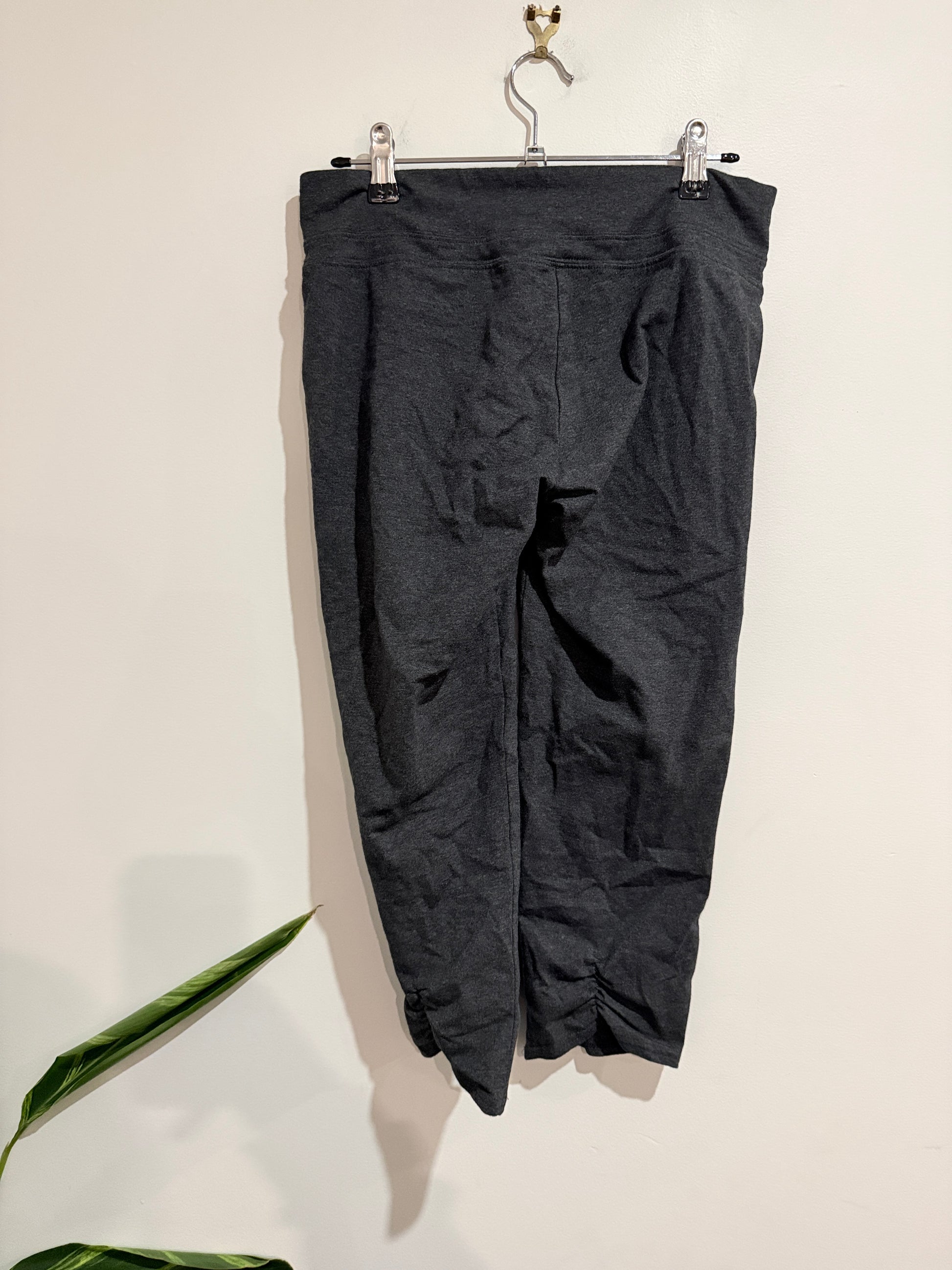 Puma Cropped Athletic Joggers Size L
