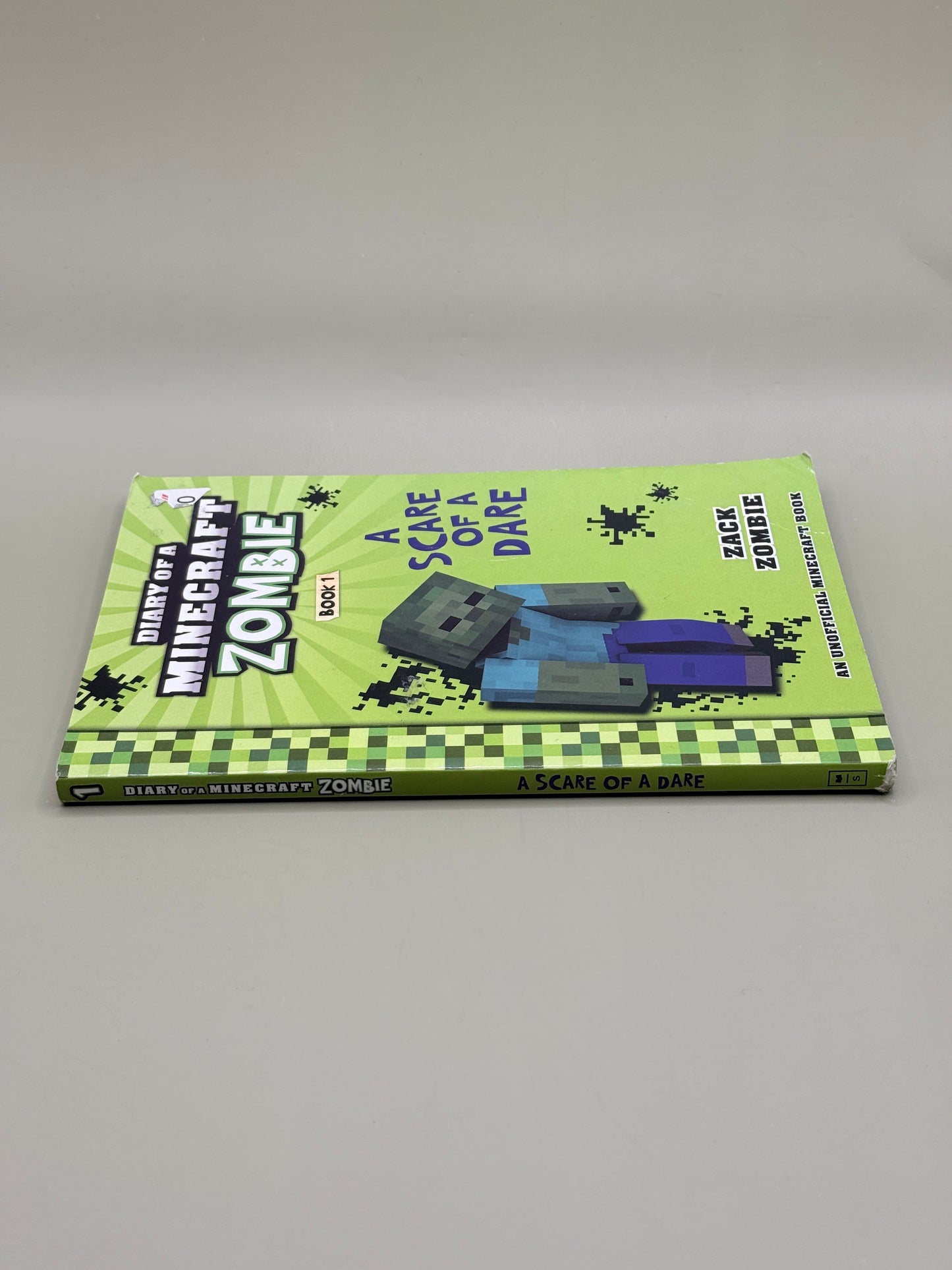 Diary of a Minecraft Zombie: A Scare of a Dare (Book 1) by Zack Zombie