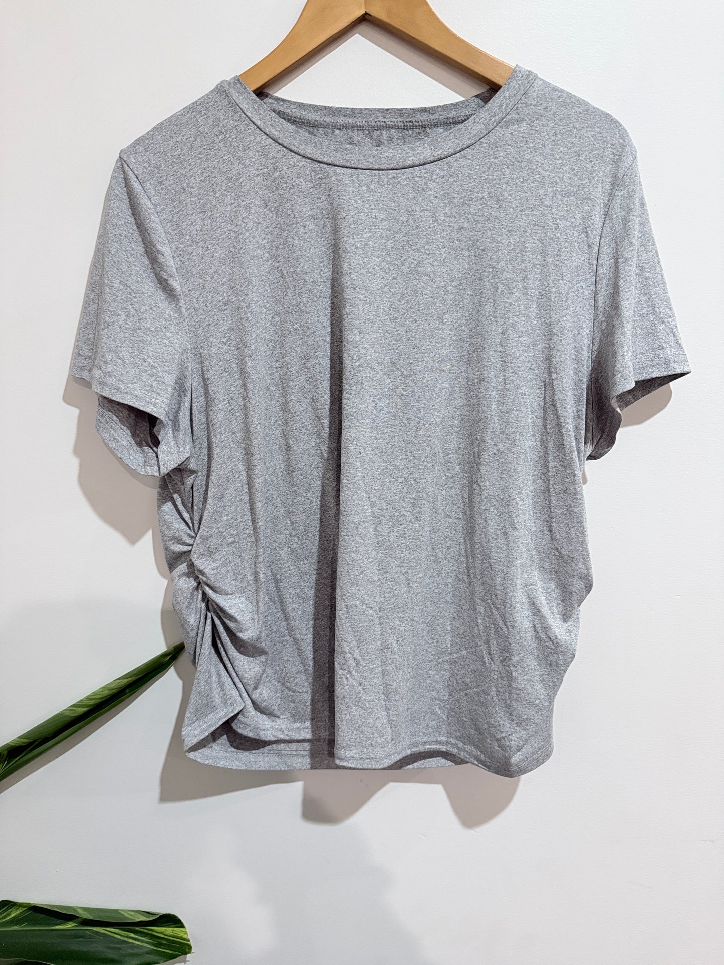 Brand Unknown Ruched Sides Crewneck T-shirt Size 2XL | U/Arm to U/Arm 52cm