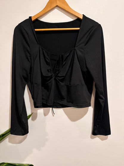 Brand Unknown Cropped Cut-out Top Size U/Arm to U/Arm 50cm