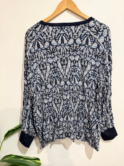 Madly Sweetly Long-sleeved Top Size 18