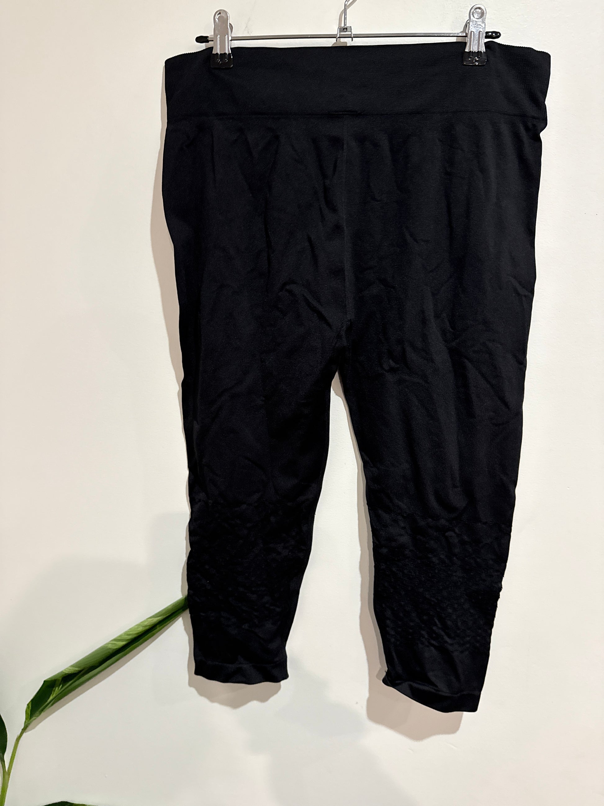Active Intenat Cropped Athletic Leggings Size XL