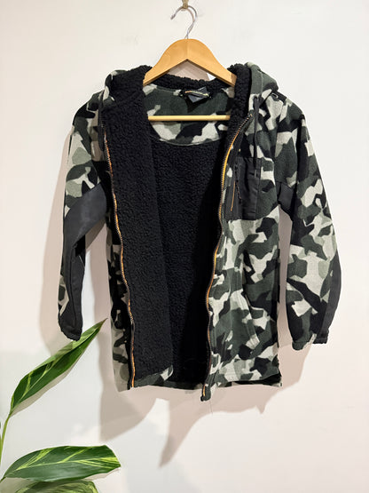 Back Country (NZ Designed) Zip-up Hoodie Size 12