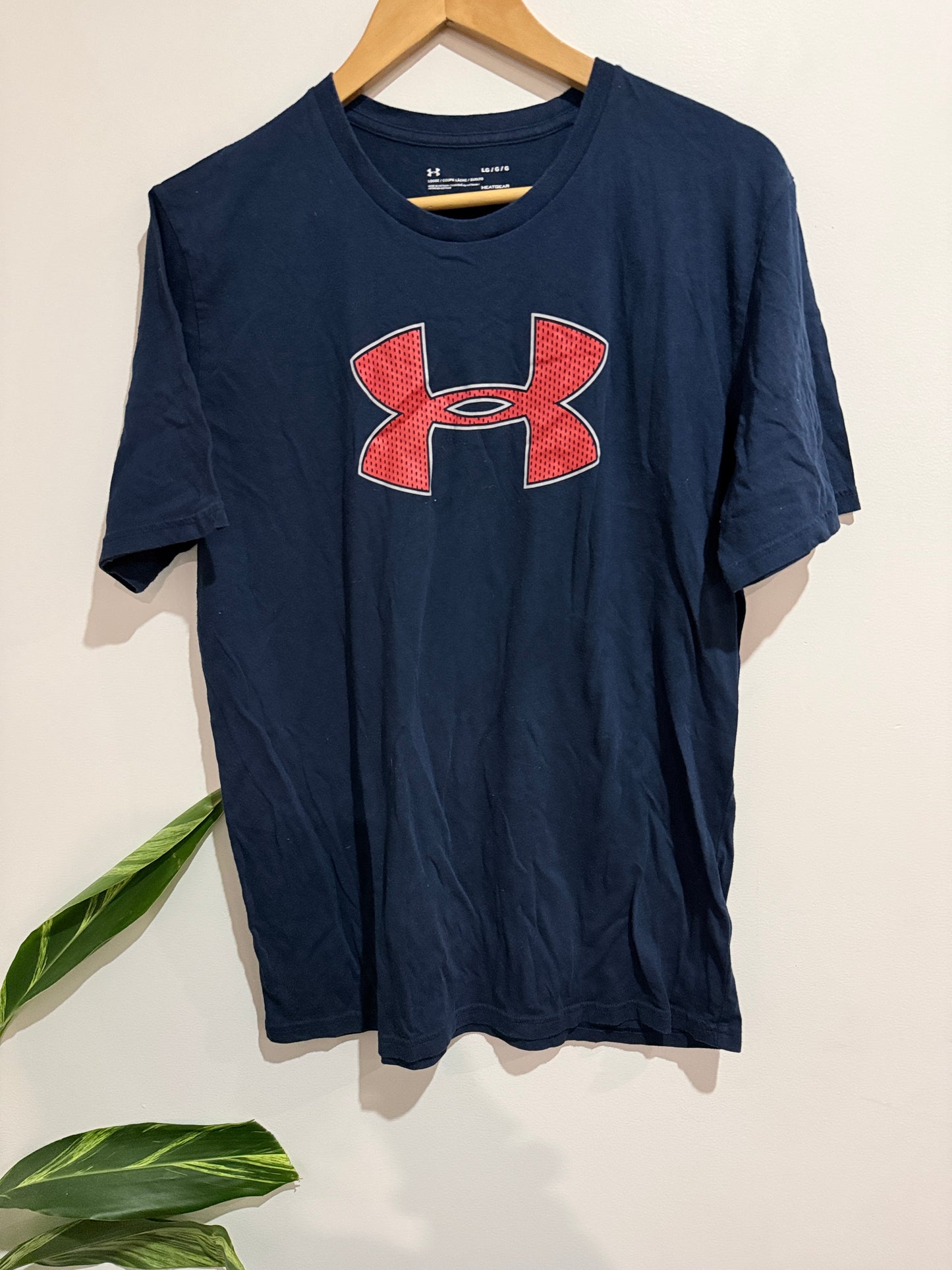 Under Armour Men’s T-shirt Size LG/G/G