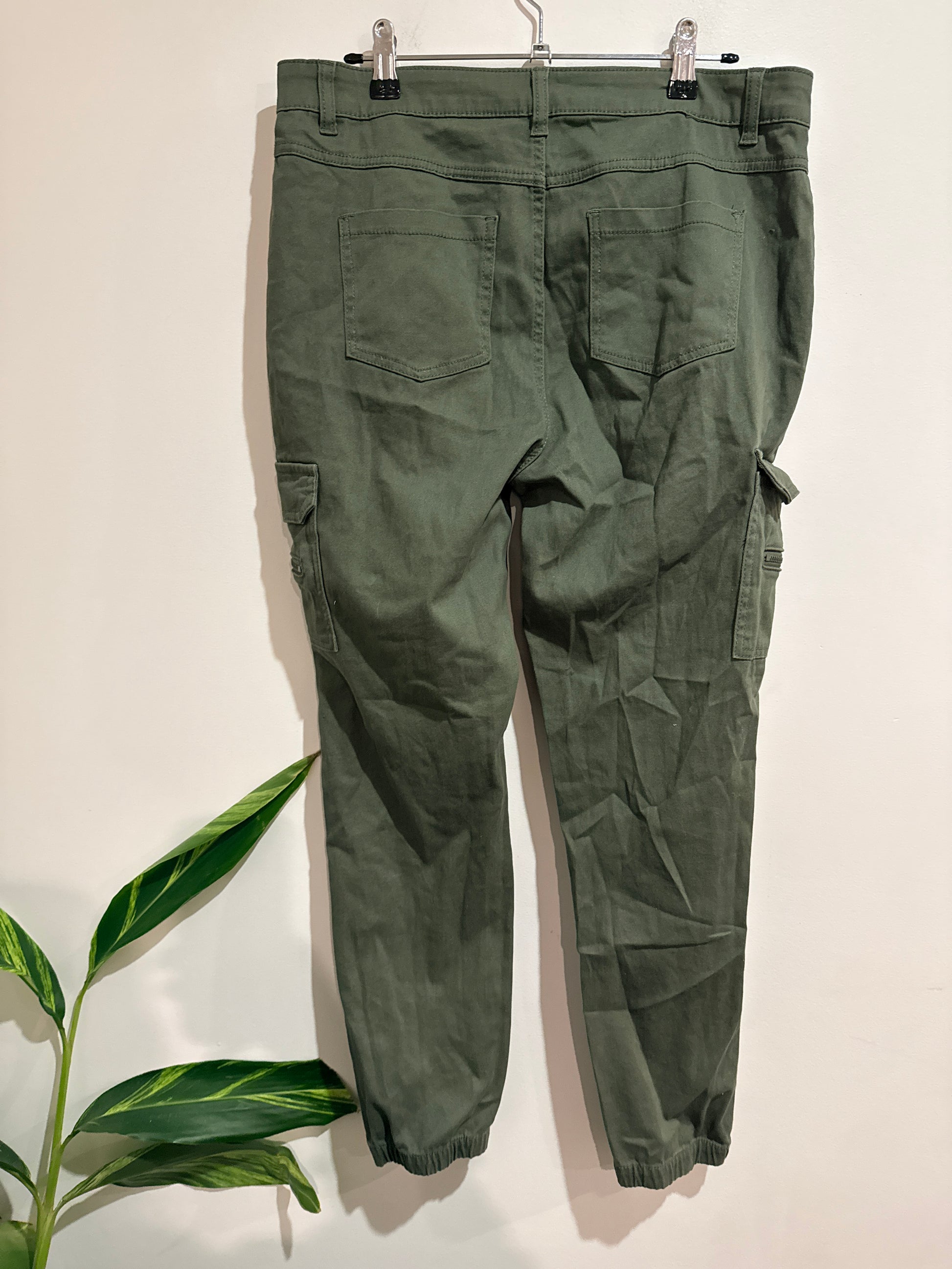 H & H Cargo Jogger Pants Size 12