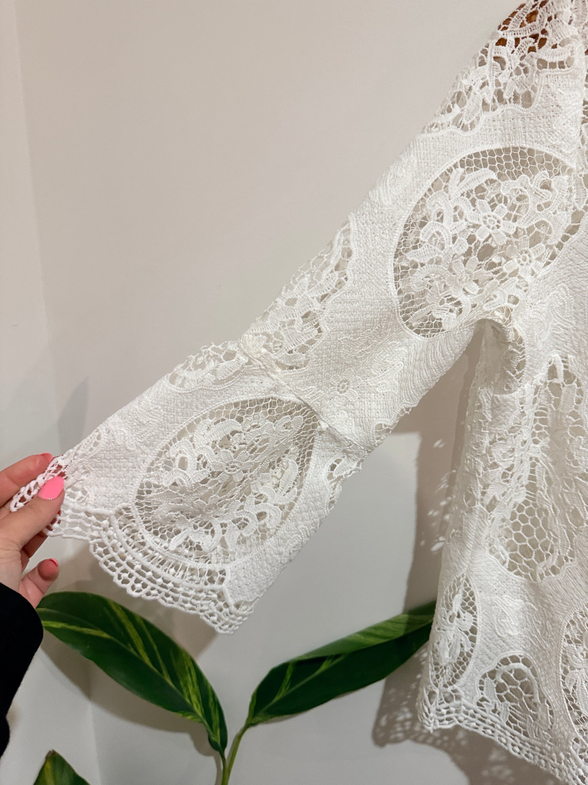 Whistle Lace Top Size U/Arm to U/Arm 48cm