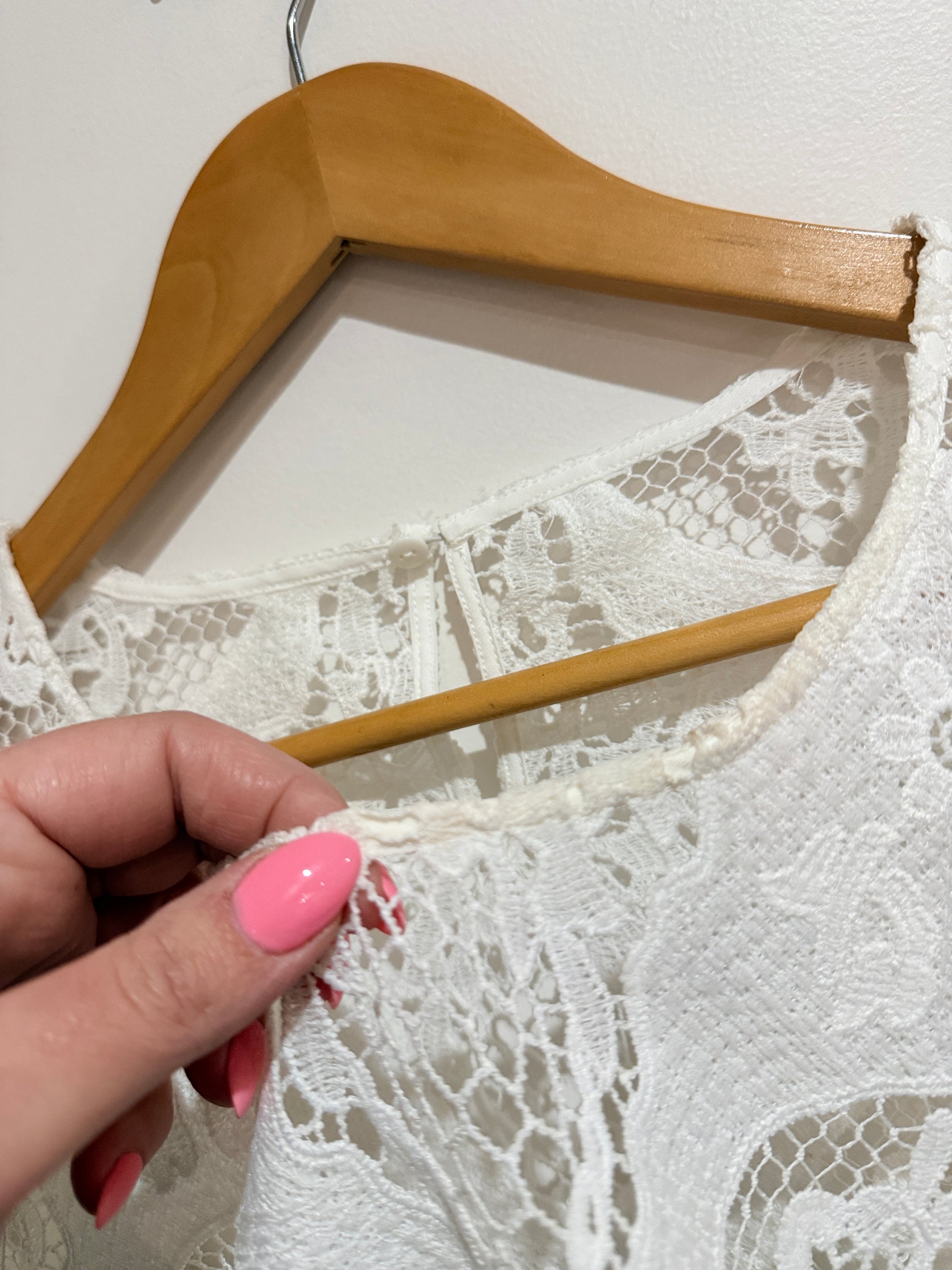 Whistle Lace Top Size U/Arm to U/Arm 48cm