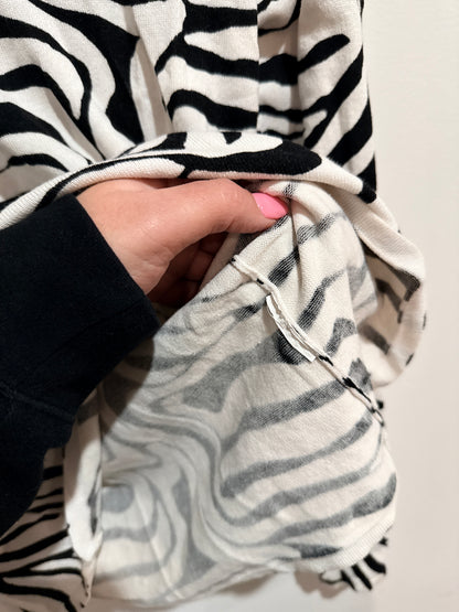 Binon Zebra-print Long-sleeve Top Size 8