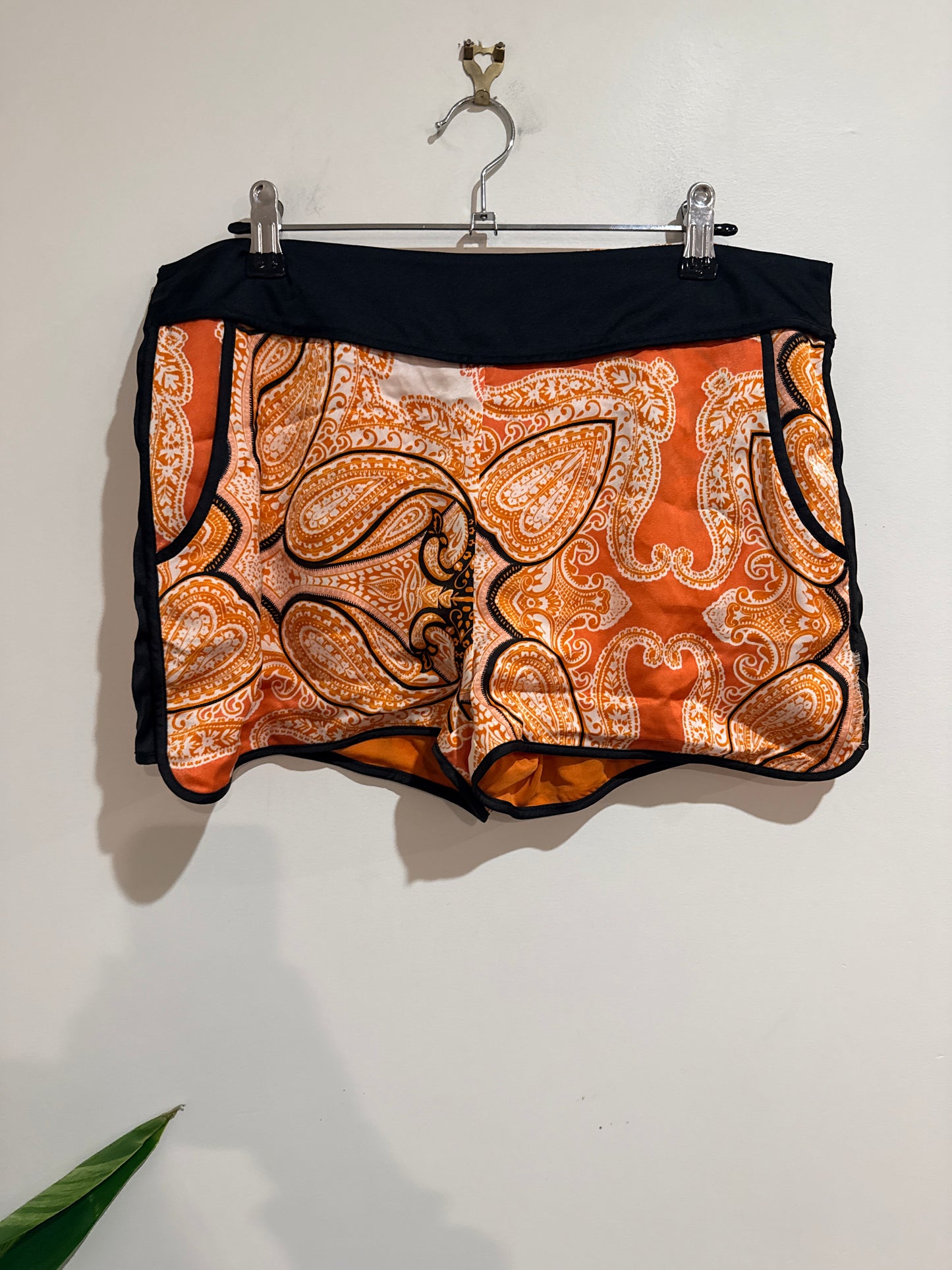 Morgan Paisley Print Shorts Size 40 | Waist 82cm