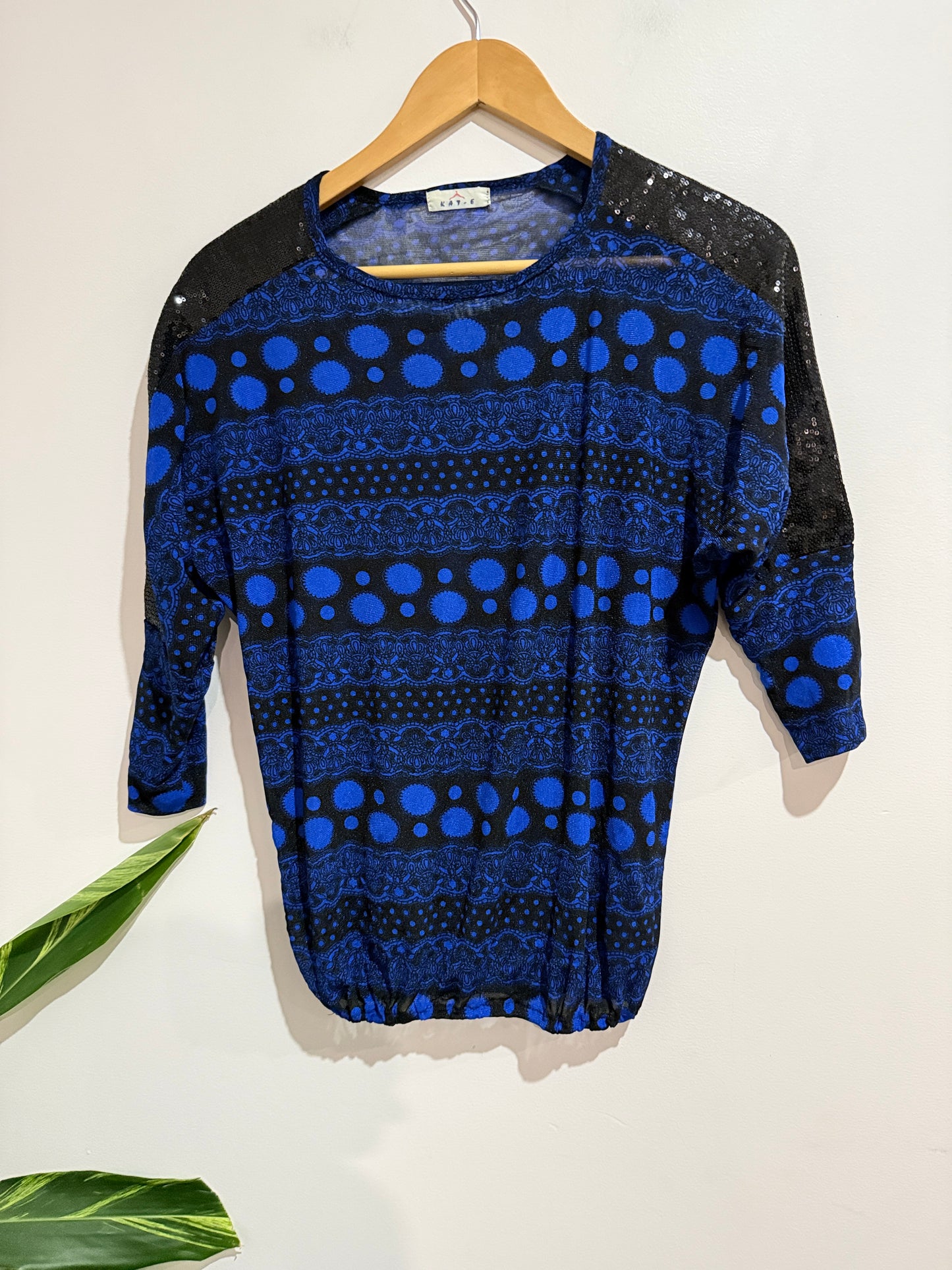 Kat-e Geometric Dot Knit Top Size U/Arm to U/Arm 49cm