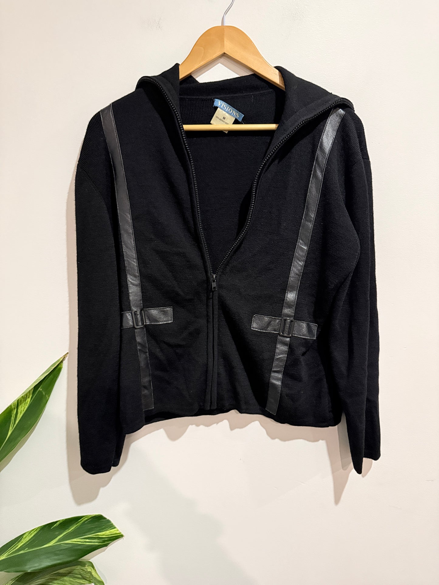 Visions Zip-up Hoodie Size M | U/Arm to U/Arm 55cm