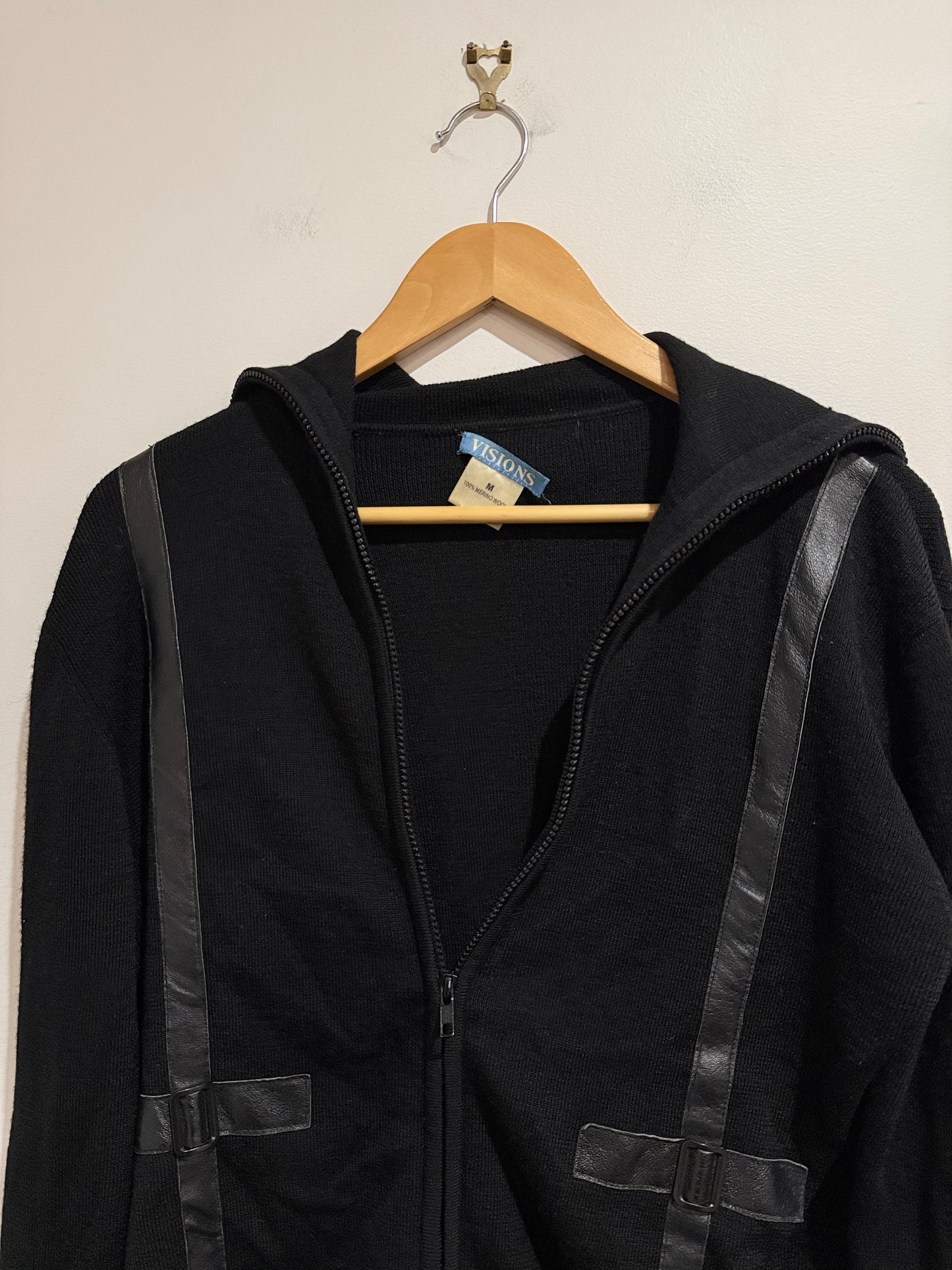 Visions Zip-up Hoodie Size M | U/Arm to U/Arm 55cm