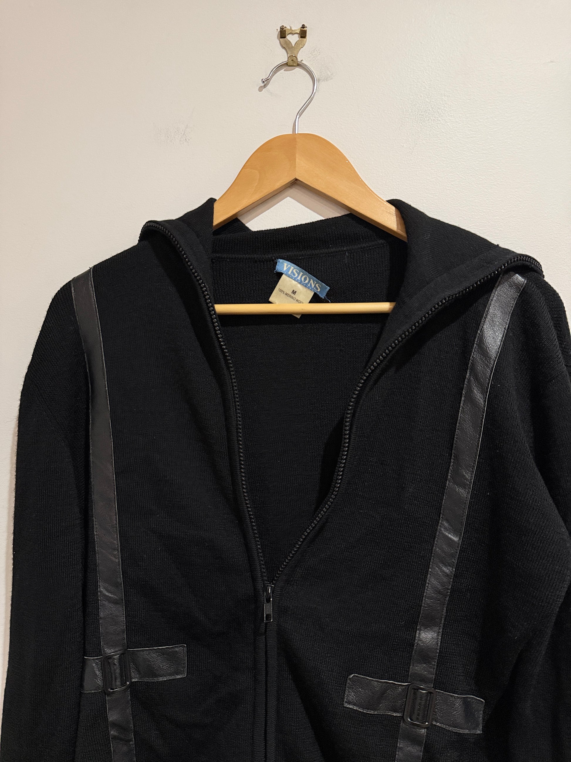 Visions Zip-up Hoodie Size M | U/Arm to U/Arm 55cm