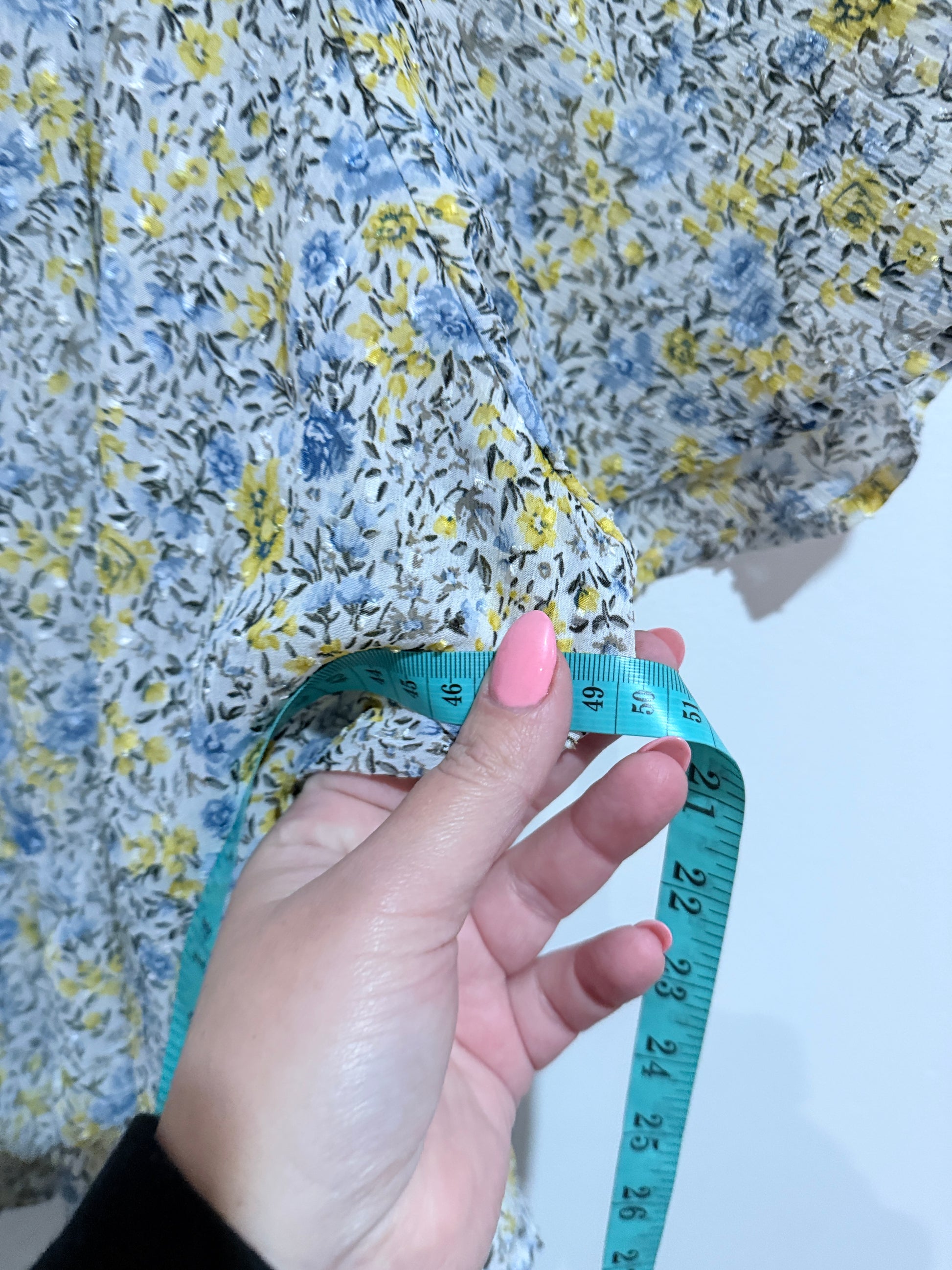Alicia Pageboy Floral High-neck Top Size U/Arm to U/Arm 50cm | L-53cm