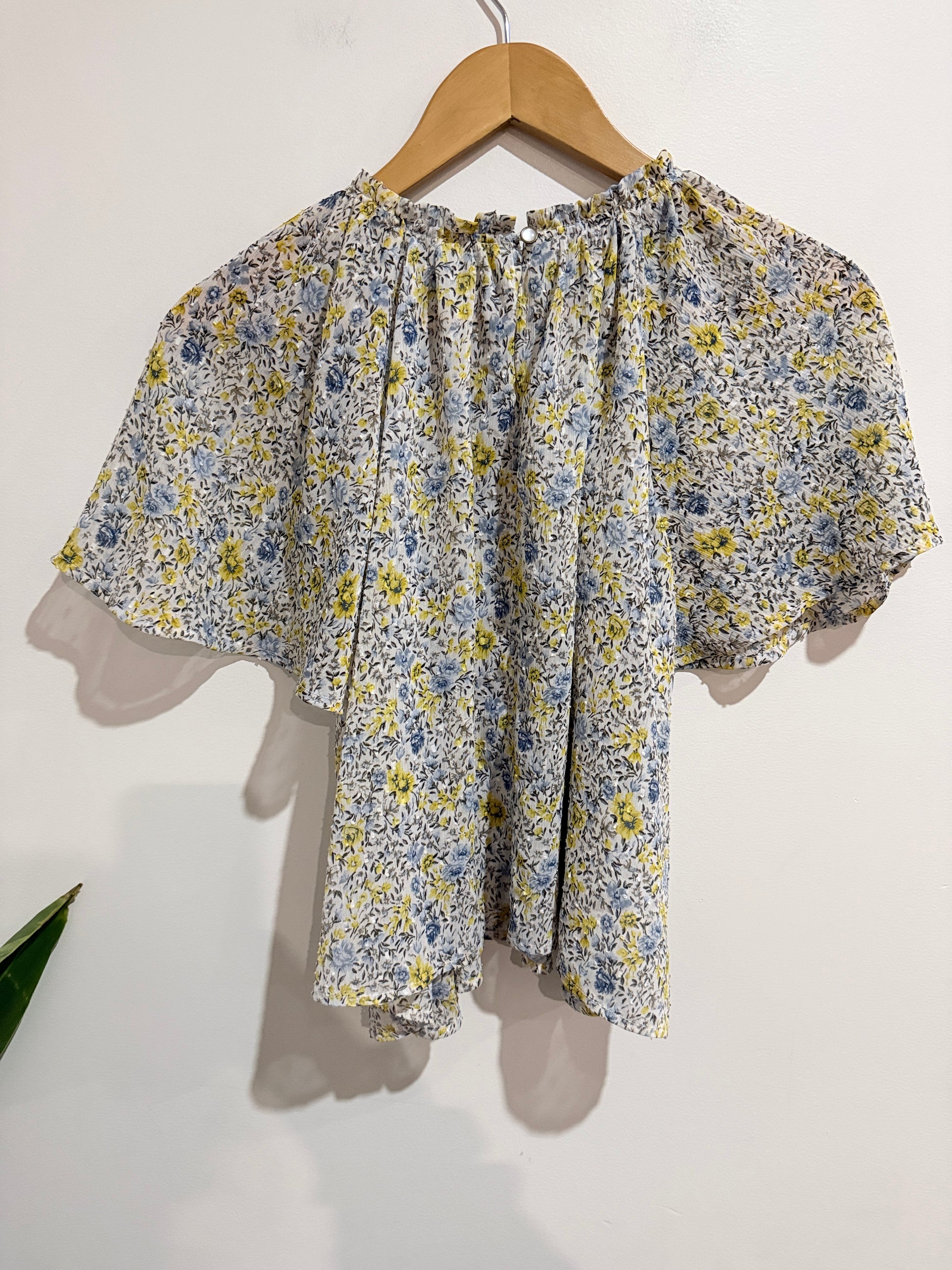 Alicia Pageboy Floral High-neck Top Size U/Arm to U/Arm 50cm | L-53cm