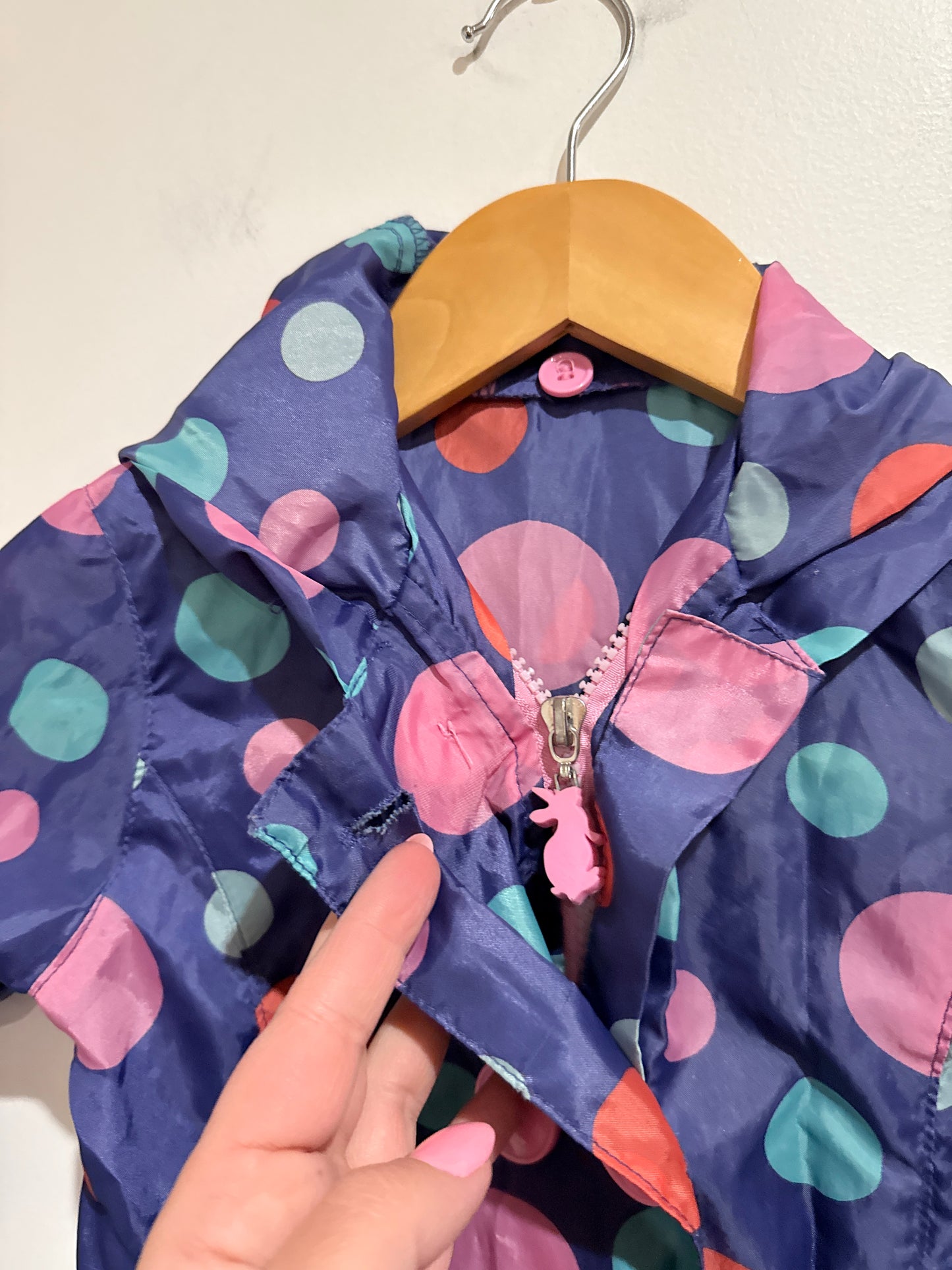 Brand Unknown Kids Waterproof Hooded Jacket Size U/Arm to U/Arm 34cm