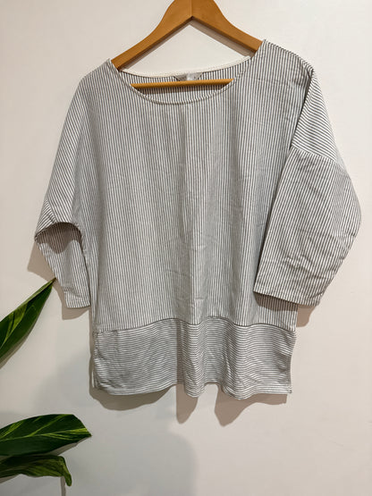 Spirit Striped Loose-fit Top Size L