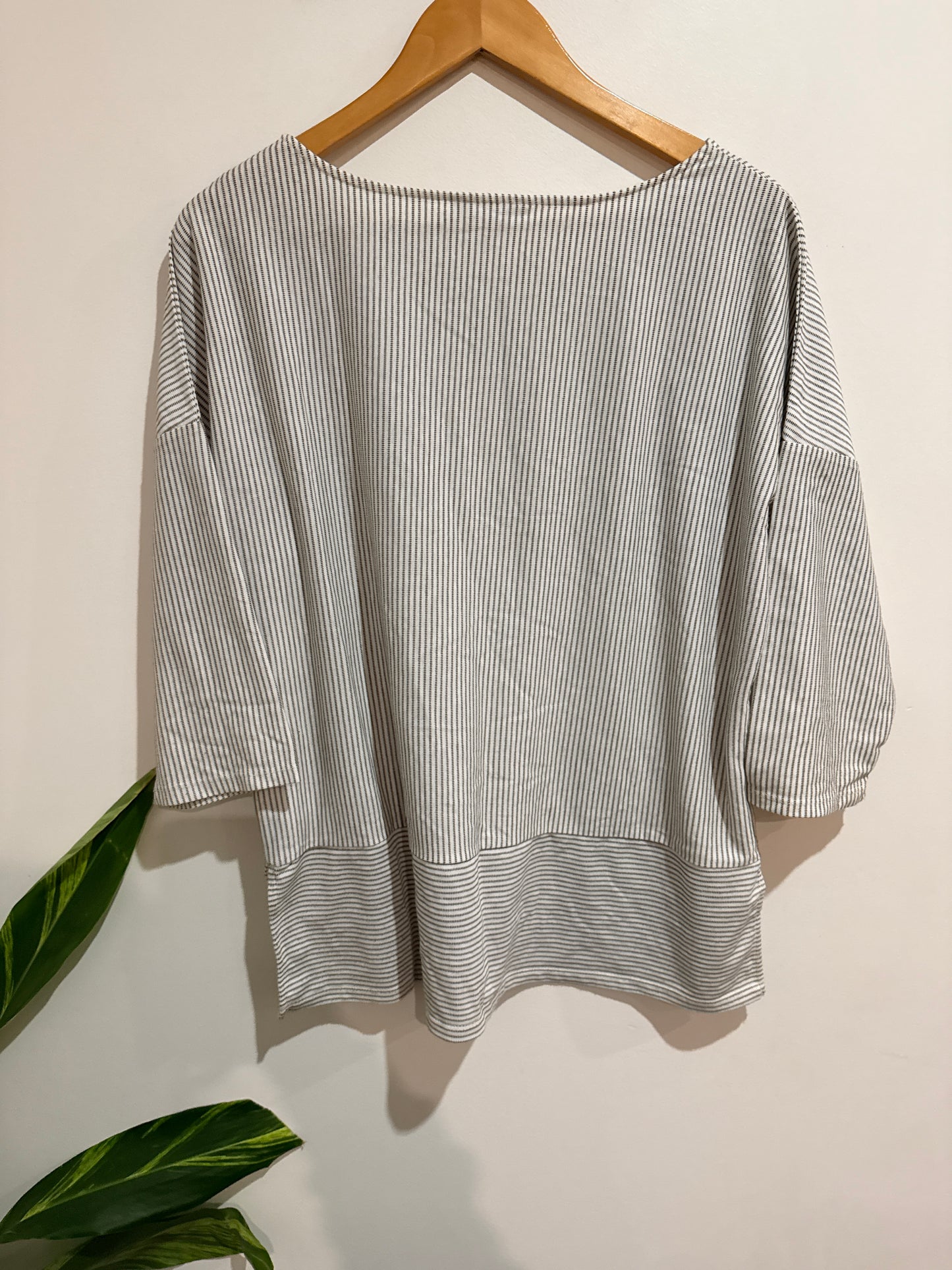 Spirit Striped Loose-fit Top Size L