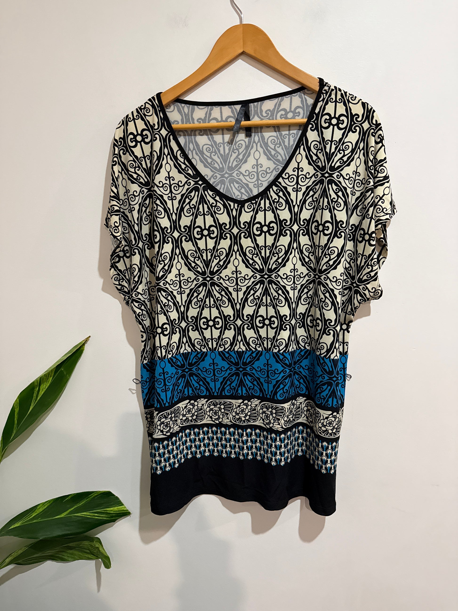 Crossroads Geometric Print Tunic Top Size L