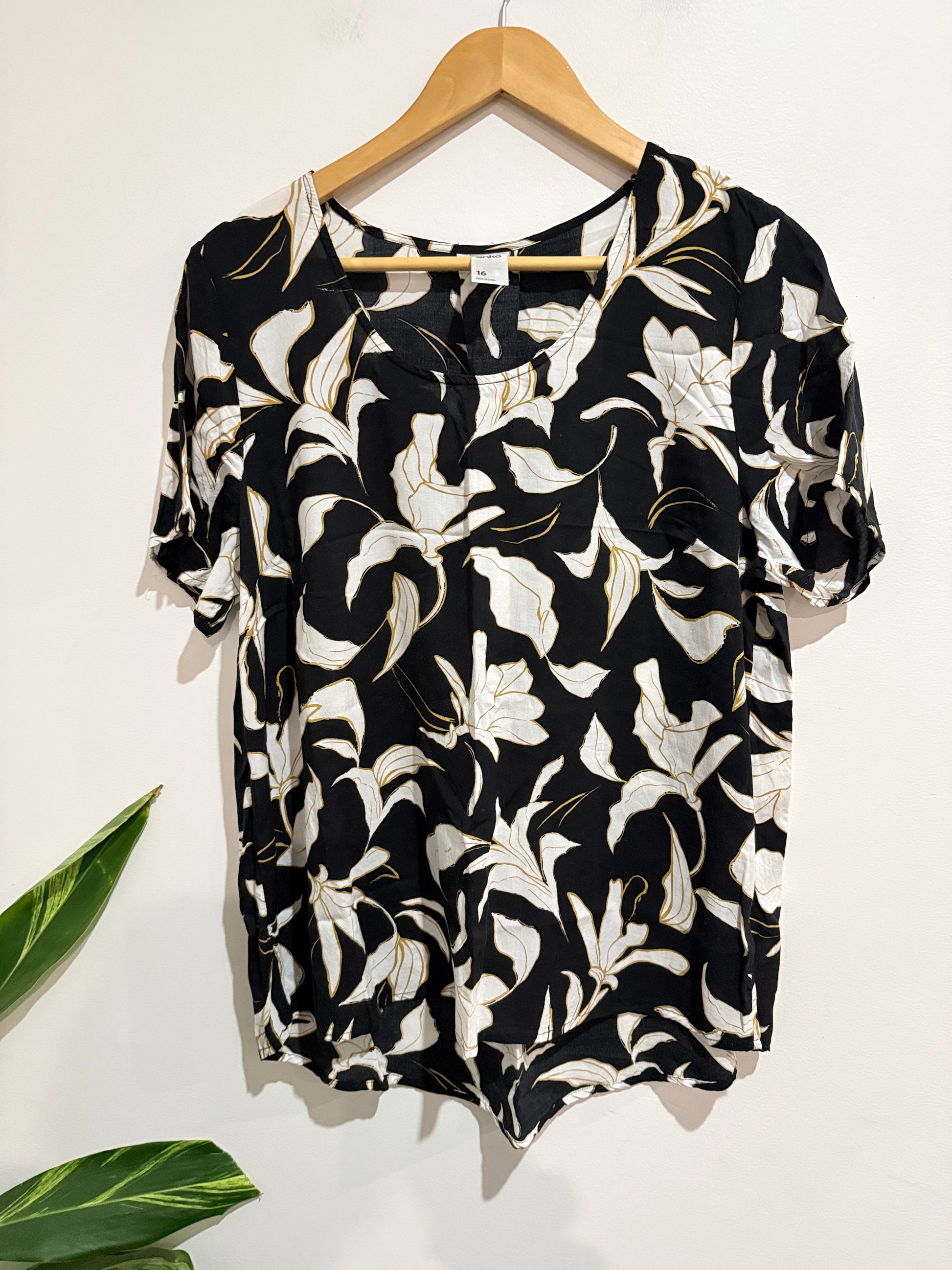 Anko Floral Top Size 16