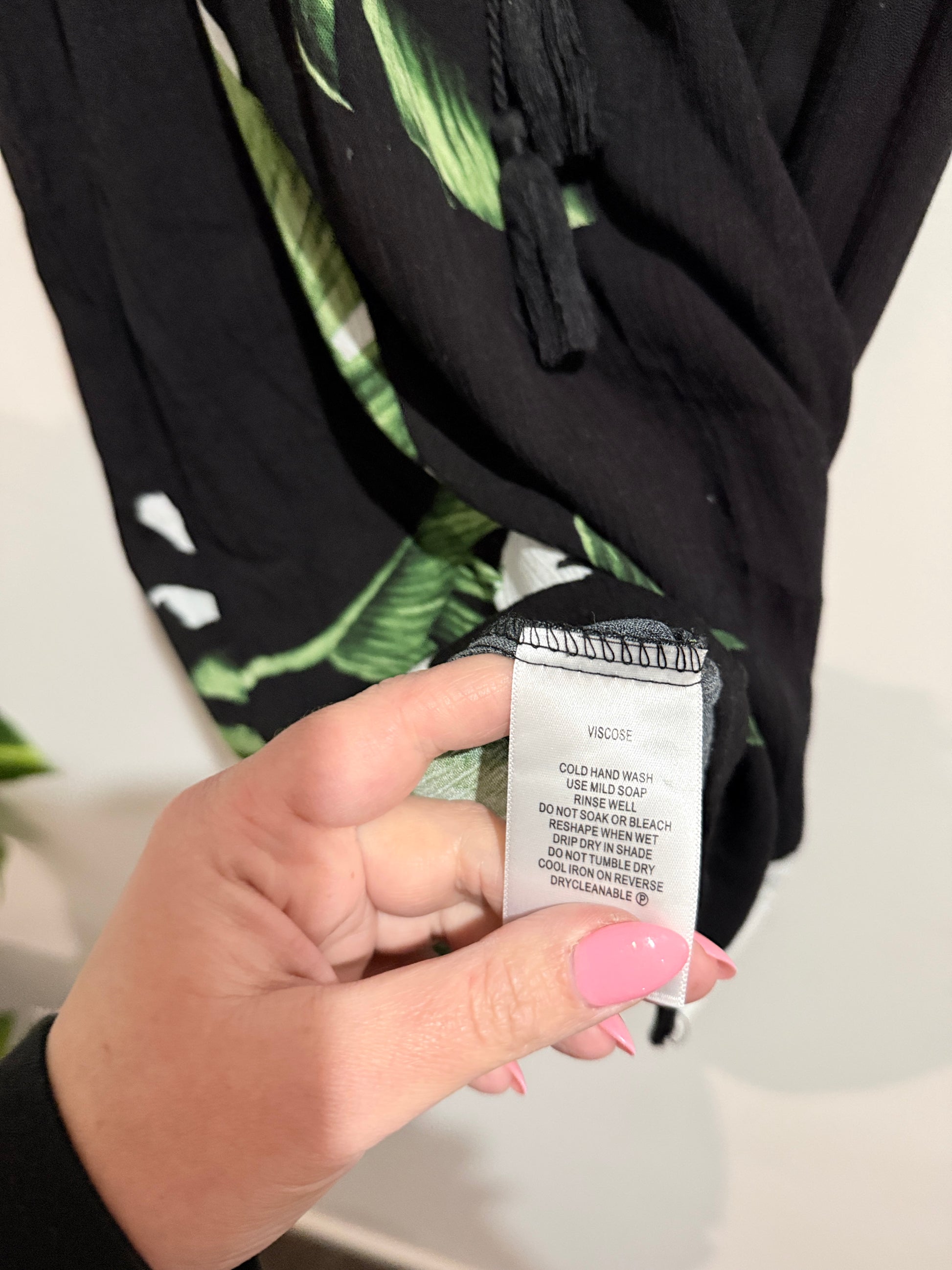 Maya Tropical Leaf Print Top Size 16