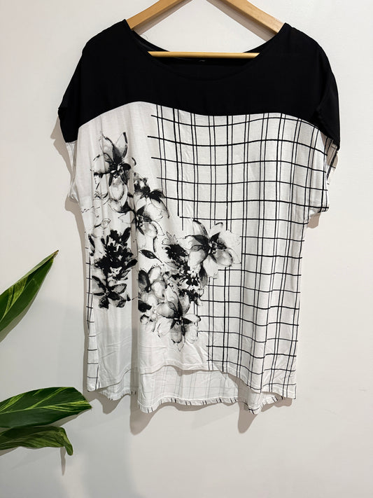 Main Body: Boatneck Top Size U/Arm to U/Arm 53cm